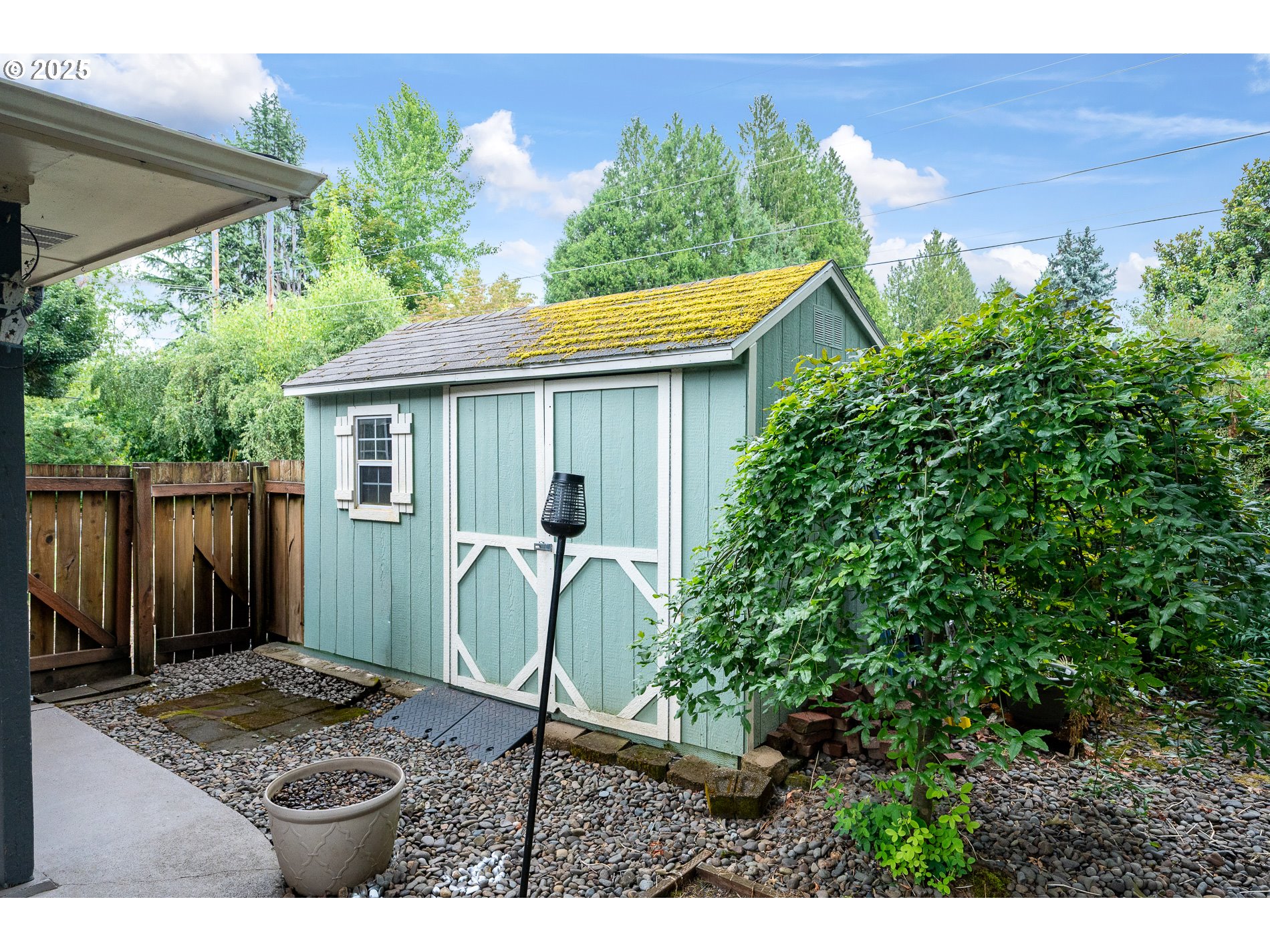 Milwaukie, Oregon, 97267, United States, 3 Bedrooms Bedrooms, ,2 BathroomsBathrooms,Residential,For Sale,1911420