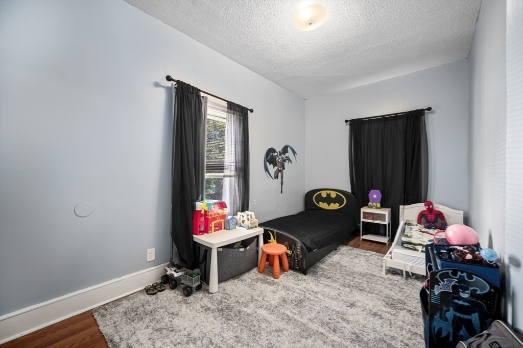 Lynn, Massachusetts, 01902, United States, 5 Bedrooms Bedrooms, ,3 BathroomsBathrooms,Residential,For Sale,1996647