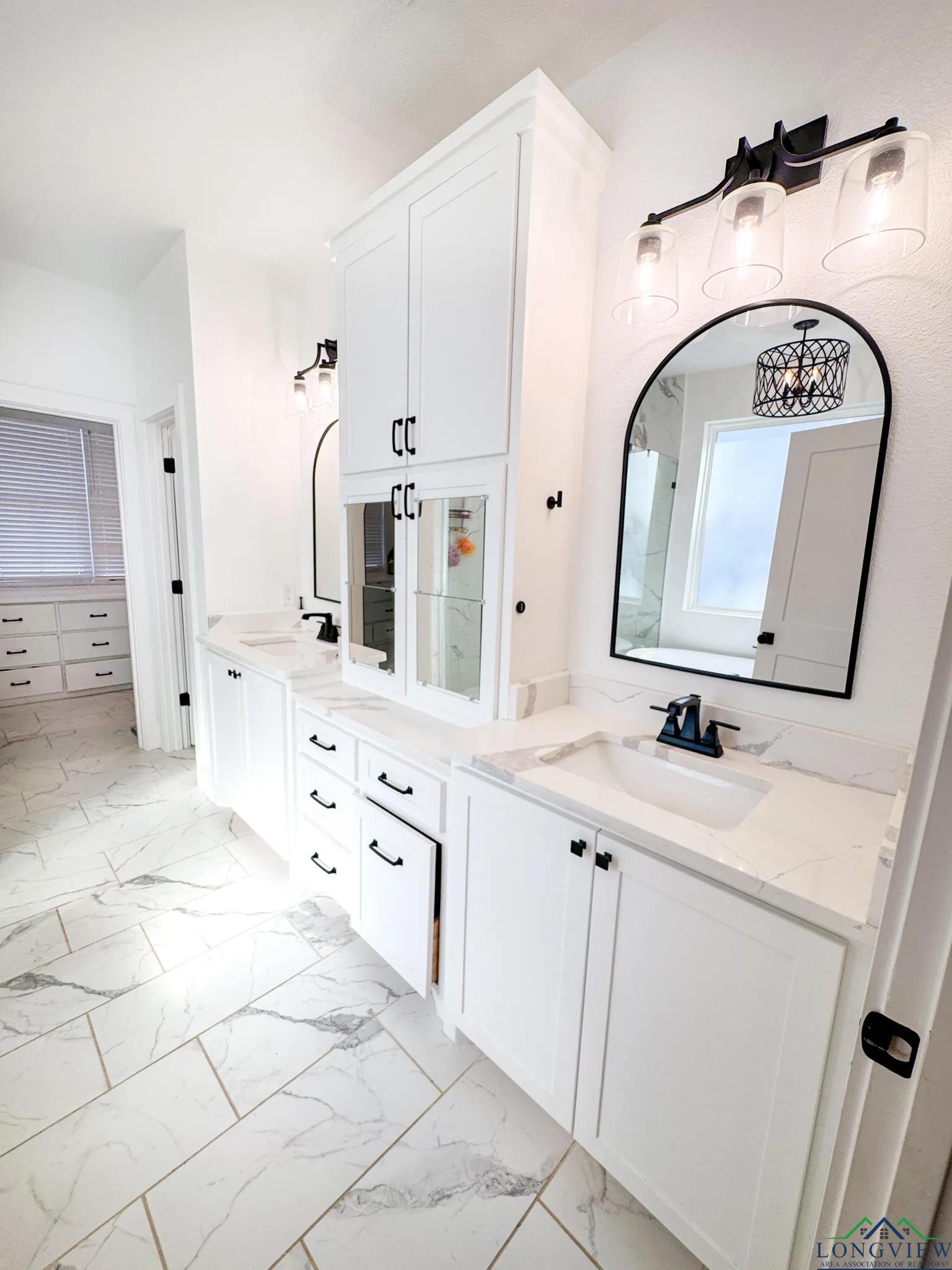 Texarkana, Texas, 75503, United States, 4 Bedrooms Bedrooms, ,4 BathroomsBathrooms,Residential,For Sale,1980394