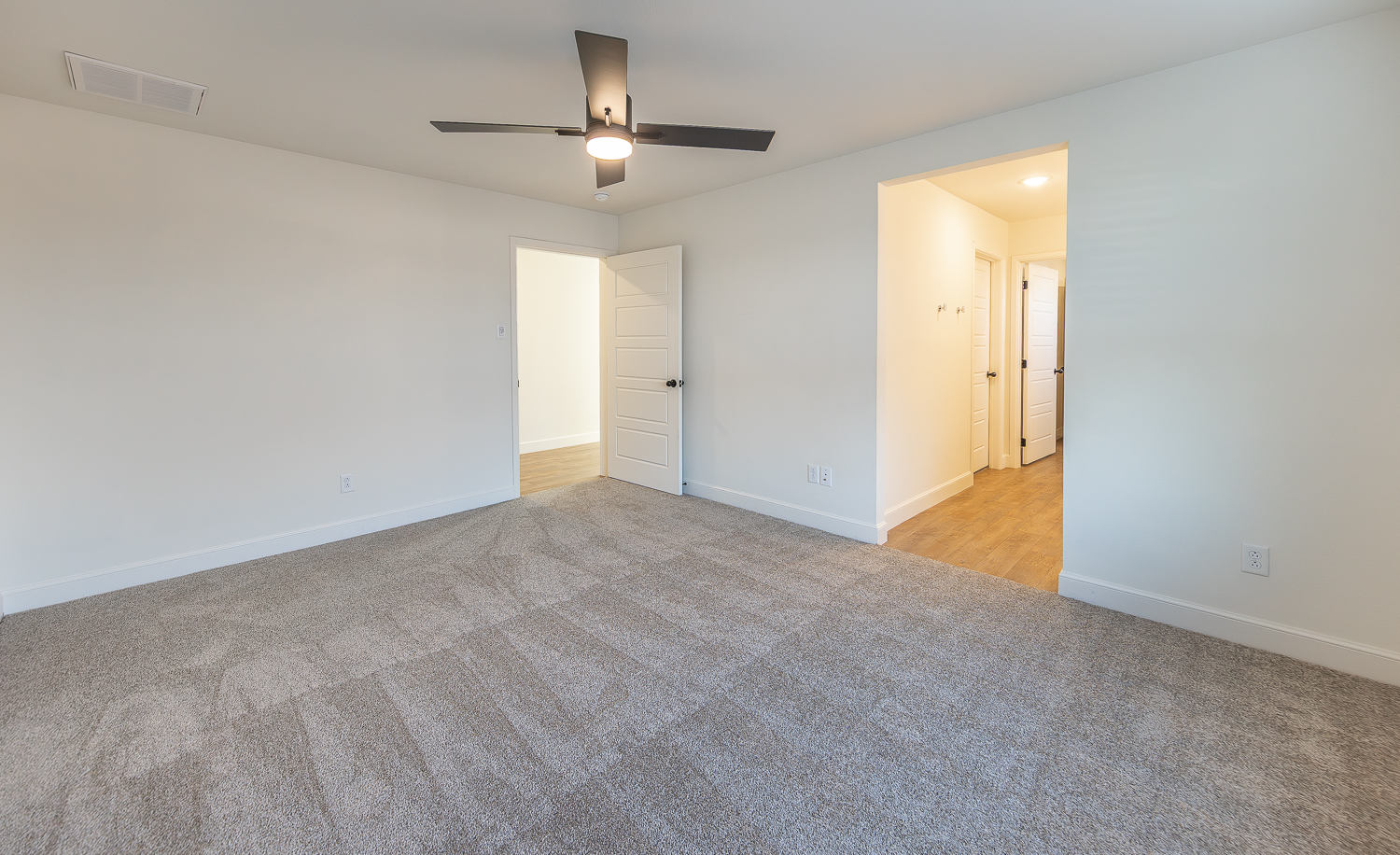 Lubbock, Texas, 79424, United States, 4 Bedrooms Bedrooms, ,4 BathroomsBathrooms,Residential,For Sale,1761130