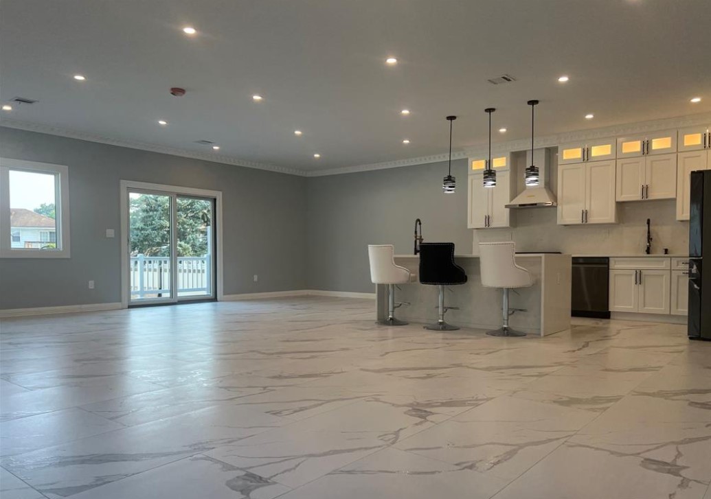 Little Ferry, New Jersey, 07643, United States, 5 Bedrooms Bedrooms, ,4 BathroomsBathrooms,Residential,For Sale,1980185