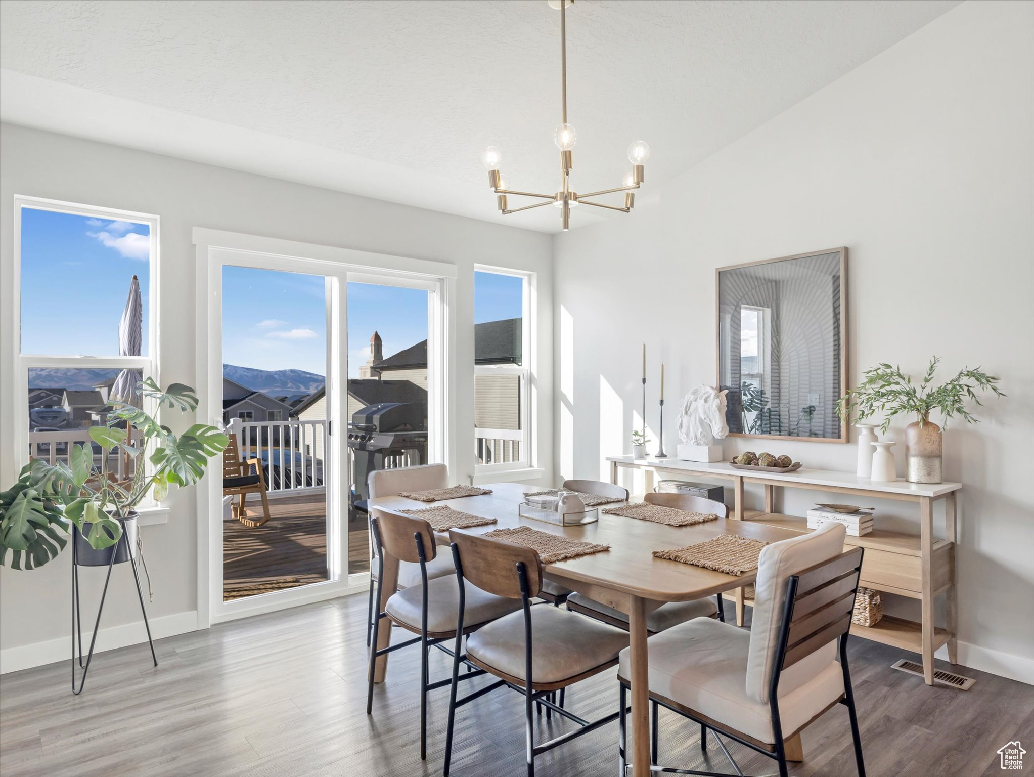 Tooele, Utah, 84074, United States, 3 Bedrooms Bedrooms, ,2 BathroomsBathrooms,Residential,For Sale,1859908