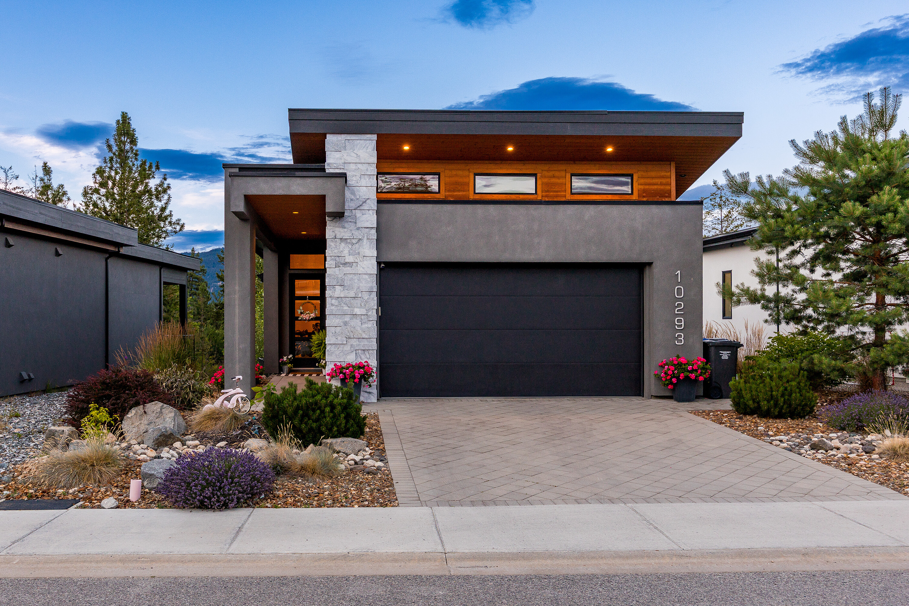  Walkout Rancher in Lakestone - 物件實景