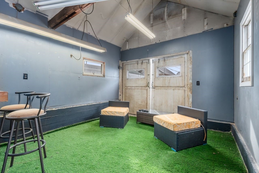 Winthrop, Massachusetts, 02152, United States, 3 Bedrooms Bedrooms, ,2 BathroomsBathrooms,Residential,For Sale,1990916