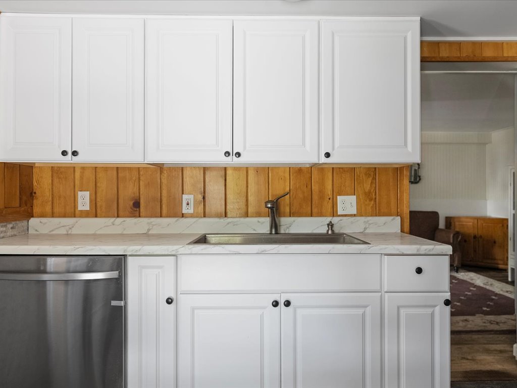 Westerly, Rhode Island, 02891, United States, 5 Bedrooms Bedrooms, ,4 BathroomsBathrooms,Residential,For Sale,1906613