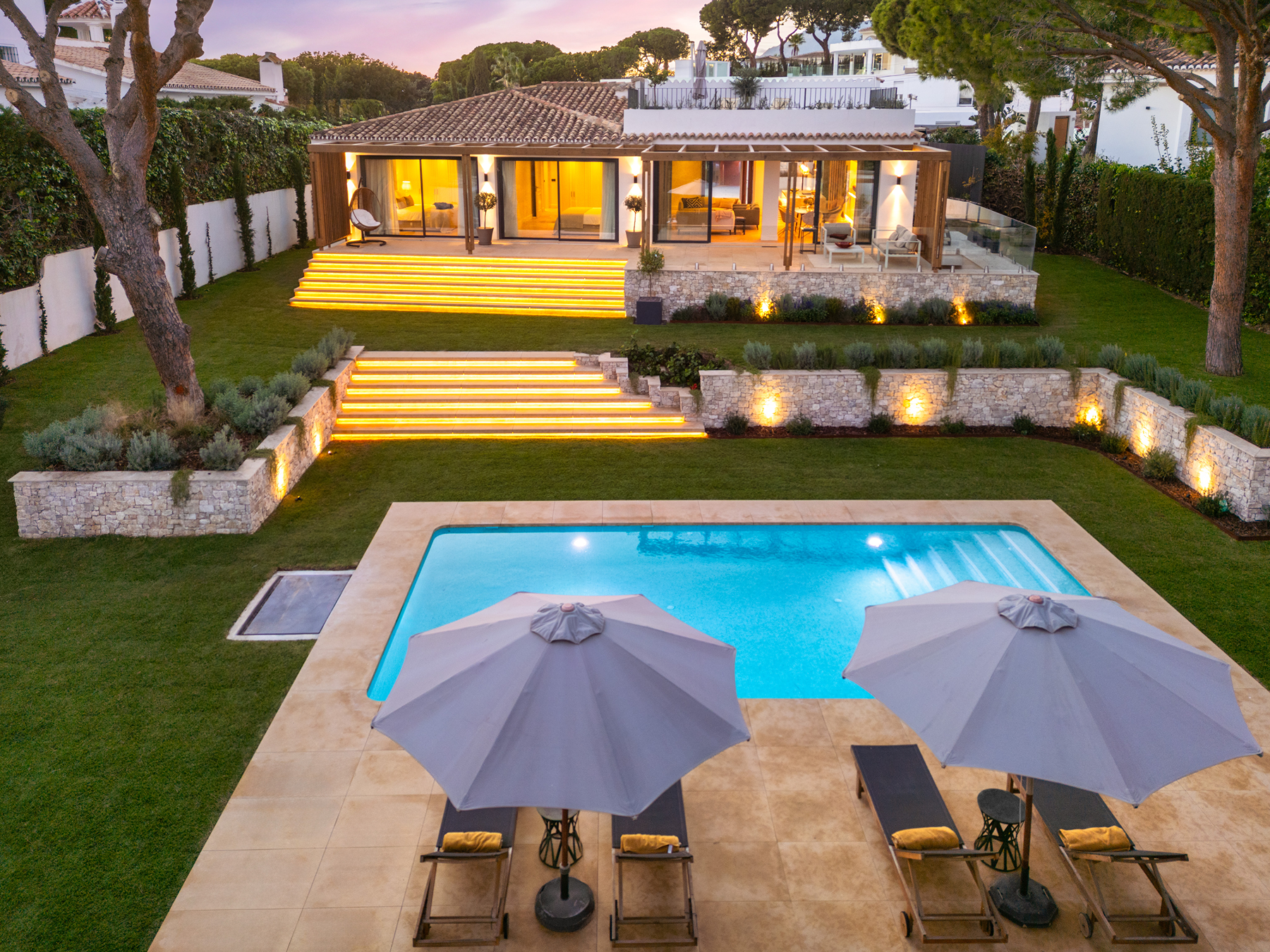  Renovated villa with refined interiors and exceptional outdoor living - 物件實景