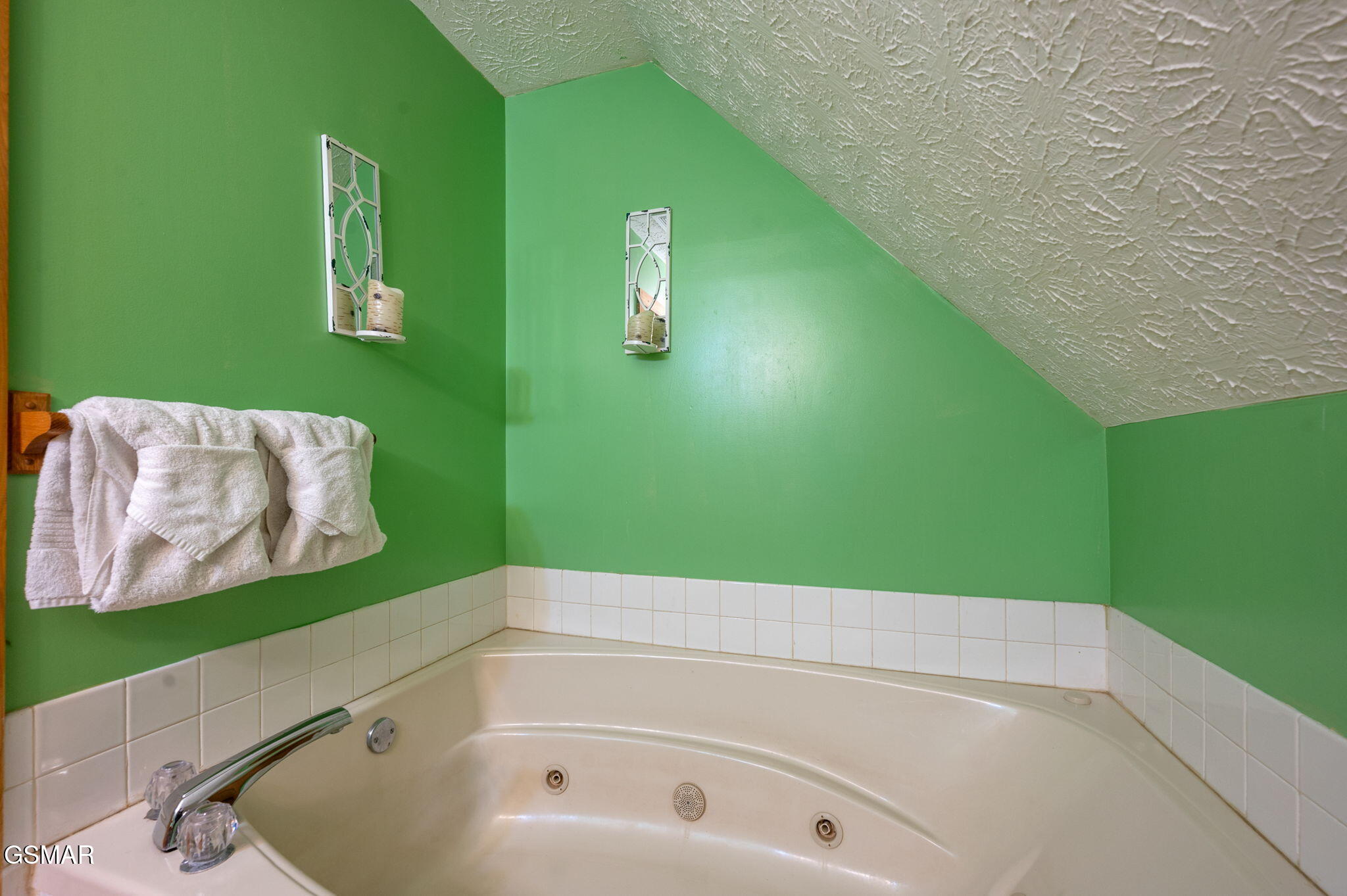 Sevierville, Tennessee, 37862, United States, 3 Bedrooms Bedrooms, ,3 BathroomsBathrooms,Residential,For Sale,1931805