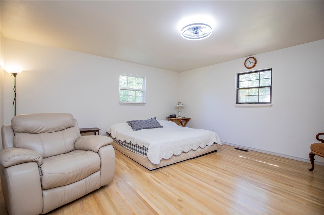 Siloam Springs, Arkansas, 72761, United States, 6 Bedrooms Bedrooms, ,4 BathroomsBathrooms,Residential,For Sale,1906870