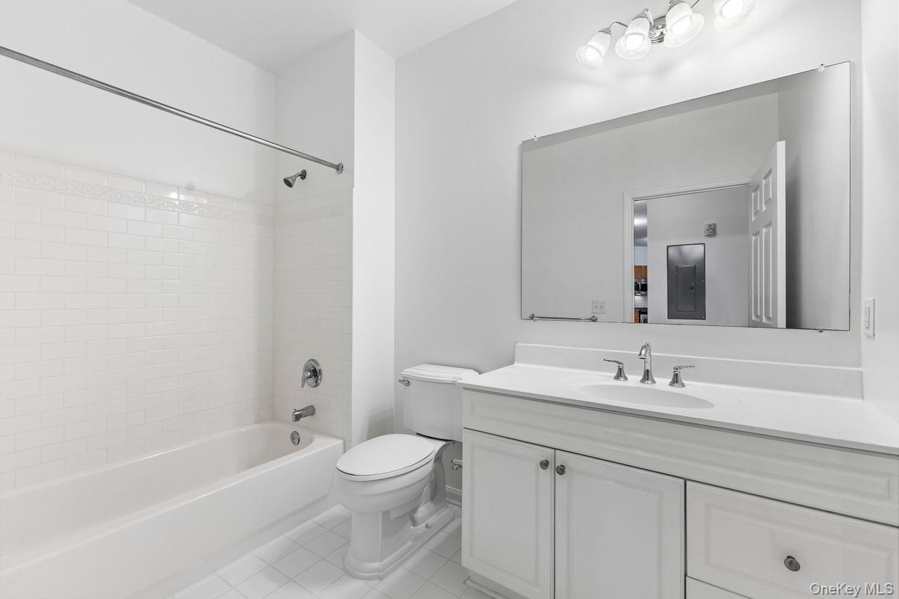 Stamford, Connecticut, 06902, United States, 2 Bedrooms Bedrooms, ,2 BathroomsBathrooms,Residential,For Sale,1965271