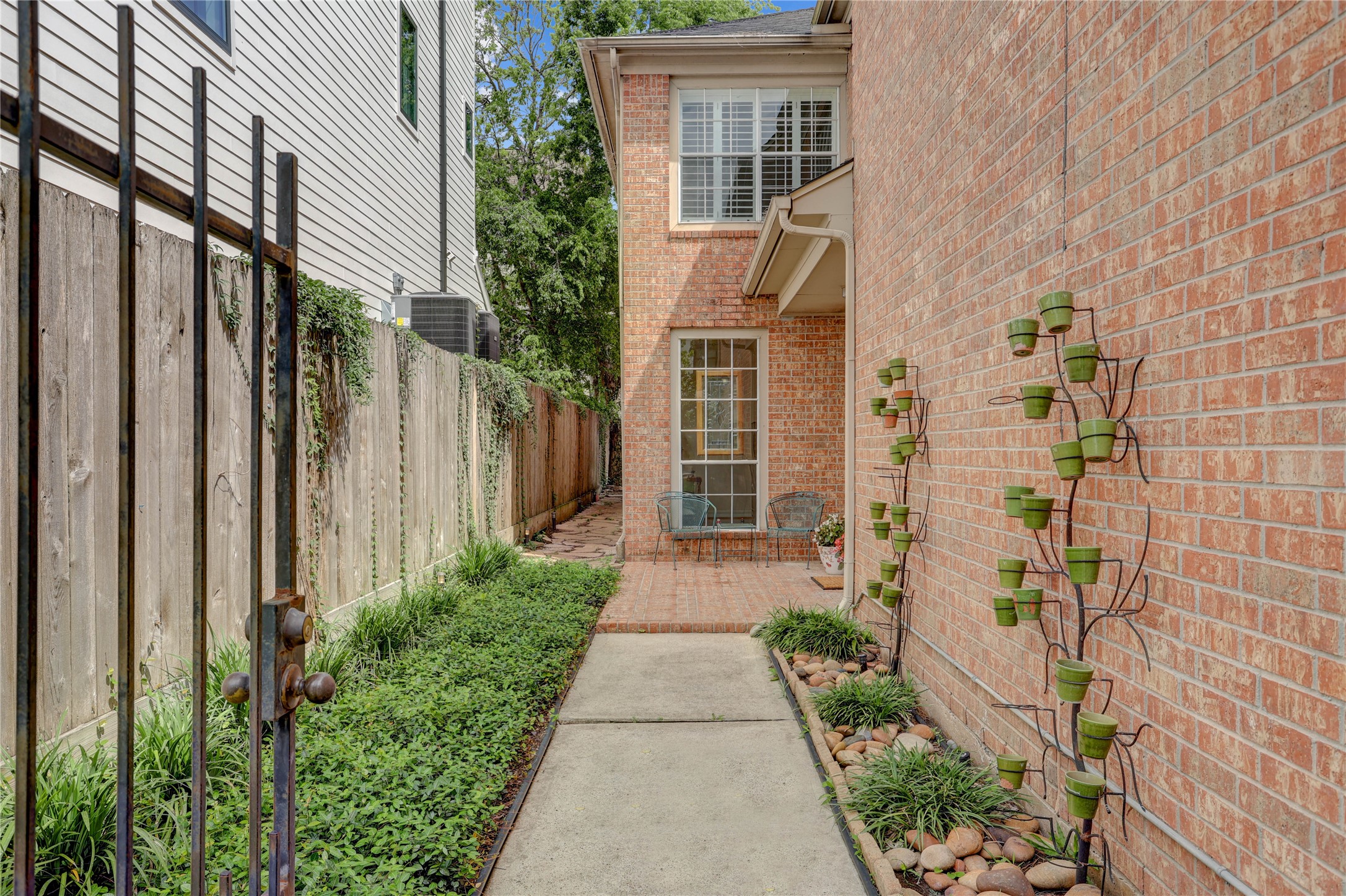  4024 Lanark Lane - 物件實景