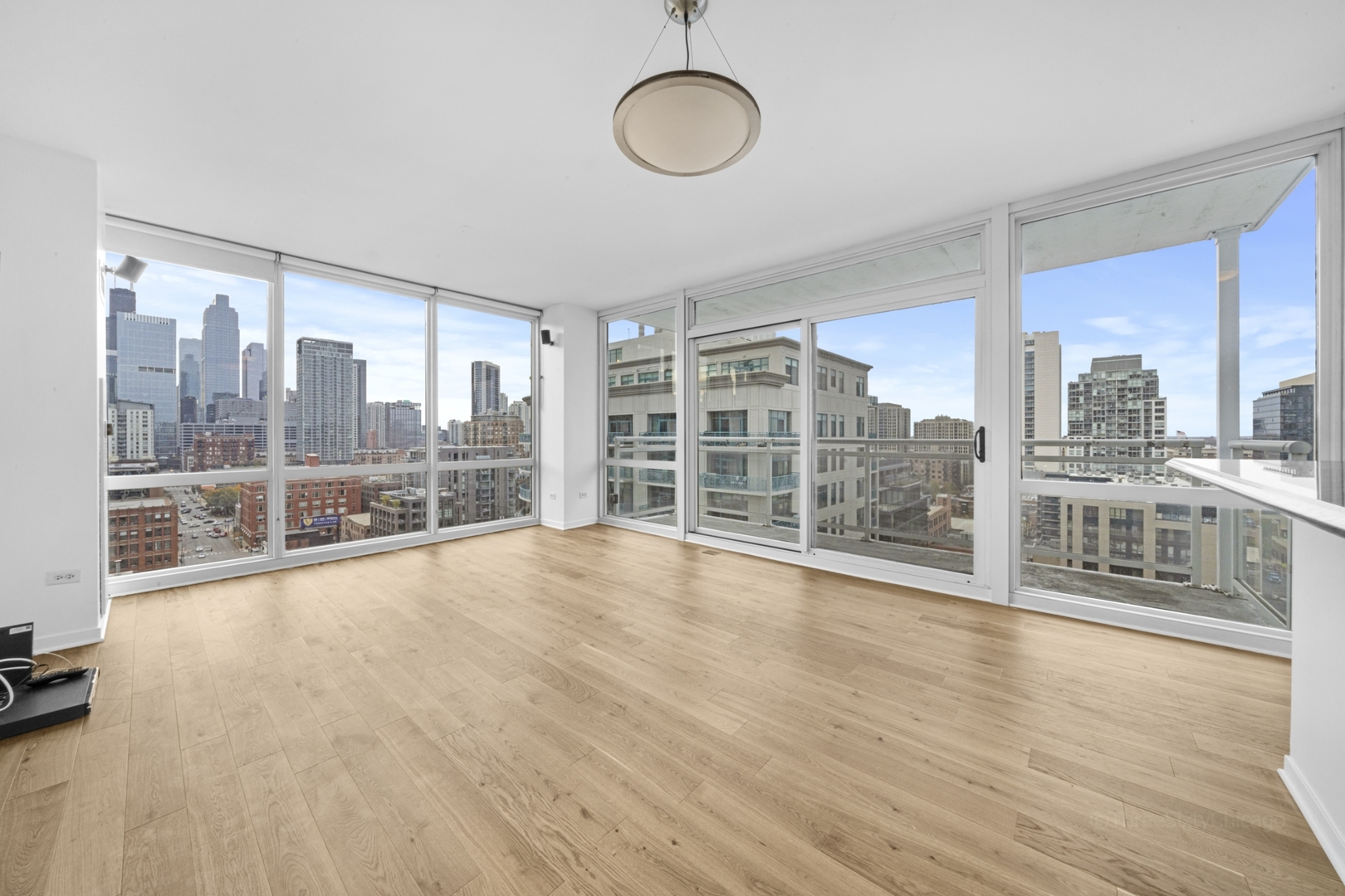 Chicago, Illinois, 60654, United States, 2 Bedrooms Bedrooms, ,2 BathroomsBathrooms,Residential,For Sale,2023222