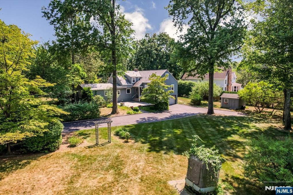 Wyckoff, New Jersey, 07481, United States, 5 Bedrooms Bedrooms, ,3 BathroomsBathrooms,Residential,For Sale,1920026