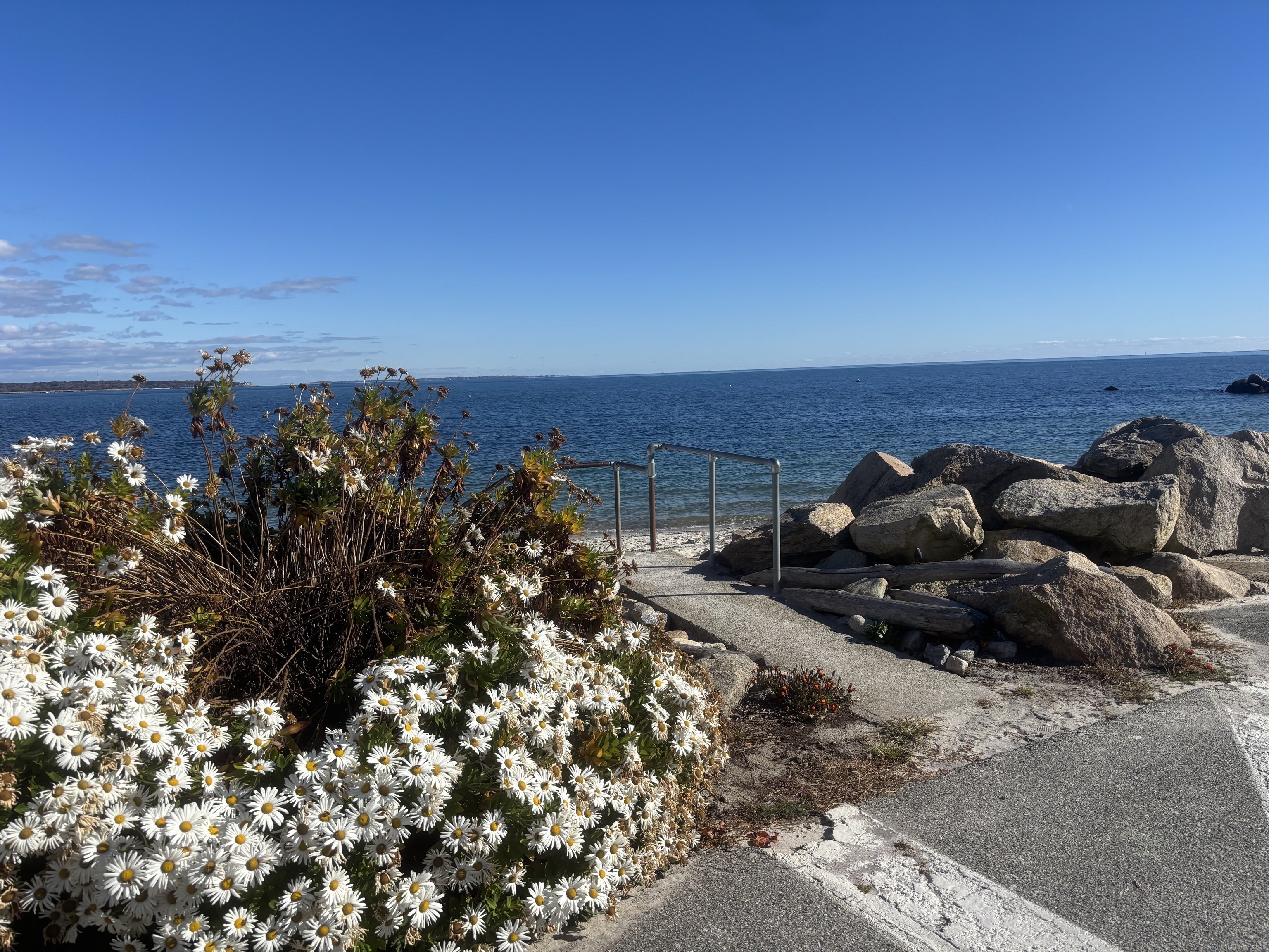 East Lyme, Connecticut, 06357, United States, 3 Bedrooms Bedrooms, ,1 BathroomBathrooms,Residential,For Sale,1987799