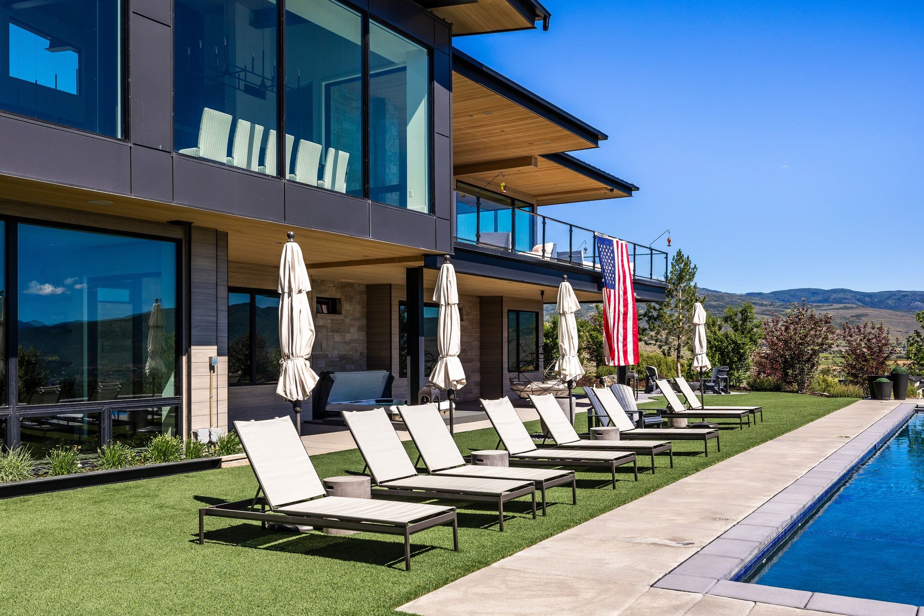  Luxury Lives Here  Architectural Masterpiece with Unmatched Privacy & Views - 物件實景