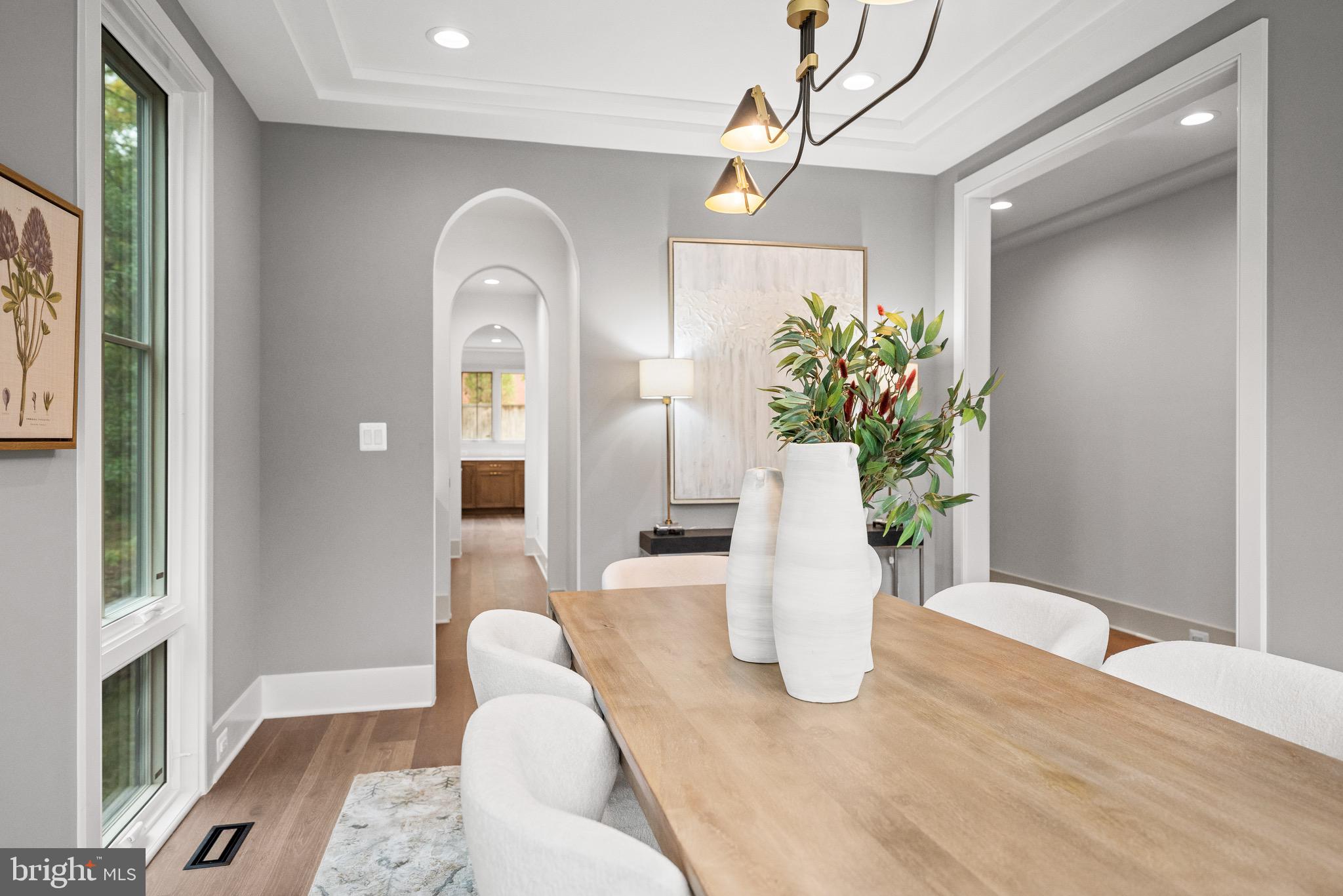 Arlington, Virginia, 22207, United States, 4 Bedrooms Bedrooms, ,5 BathroomsBathrooms,Residential,For Sale,1990203