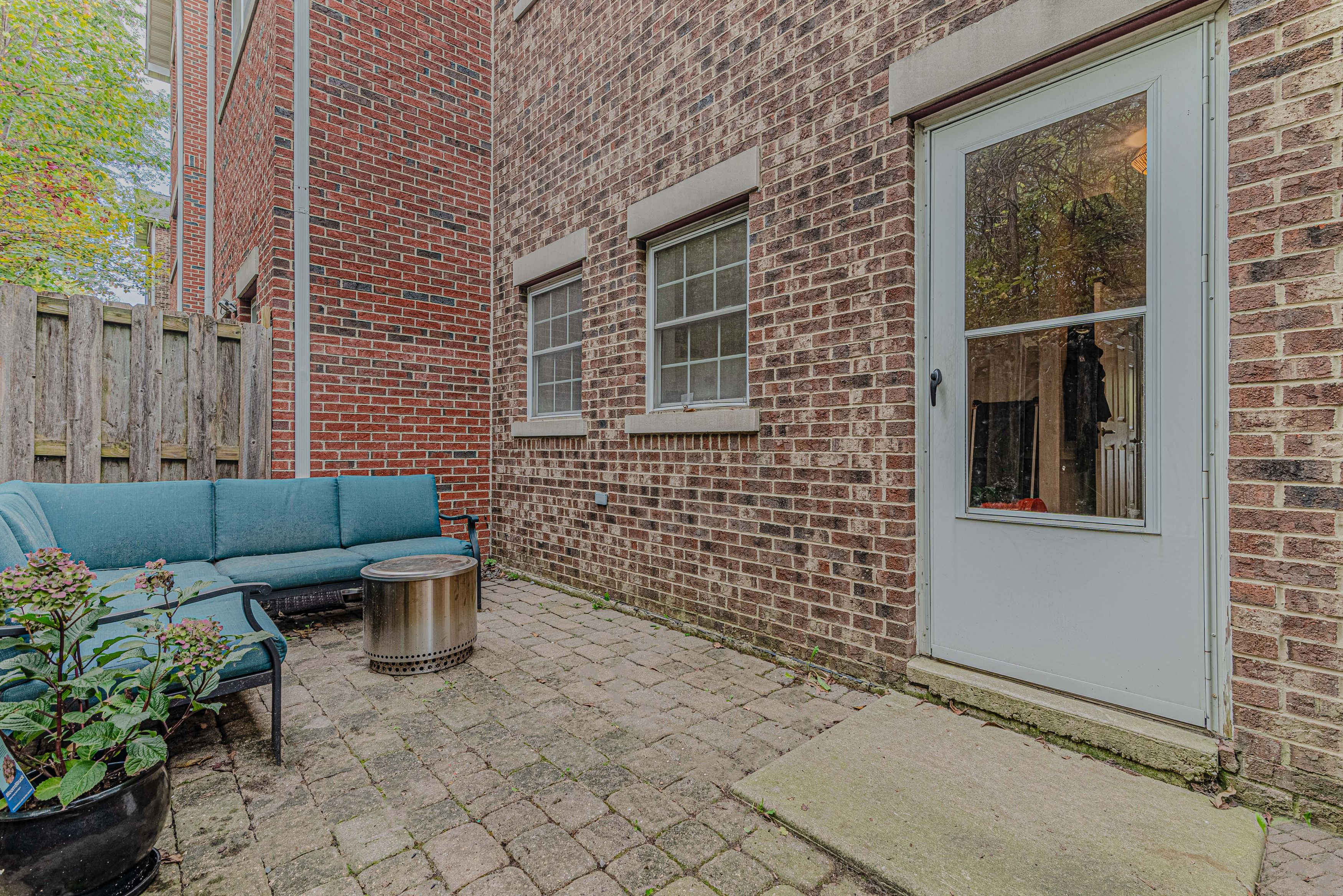 Evanston, Illinois, 60201, United States, 2 Bedrooms Bedrooms, ,4 BathroomsBathrooms,Residential,For Sale,2010396