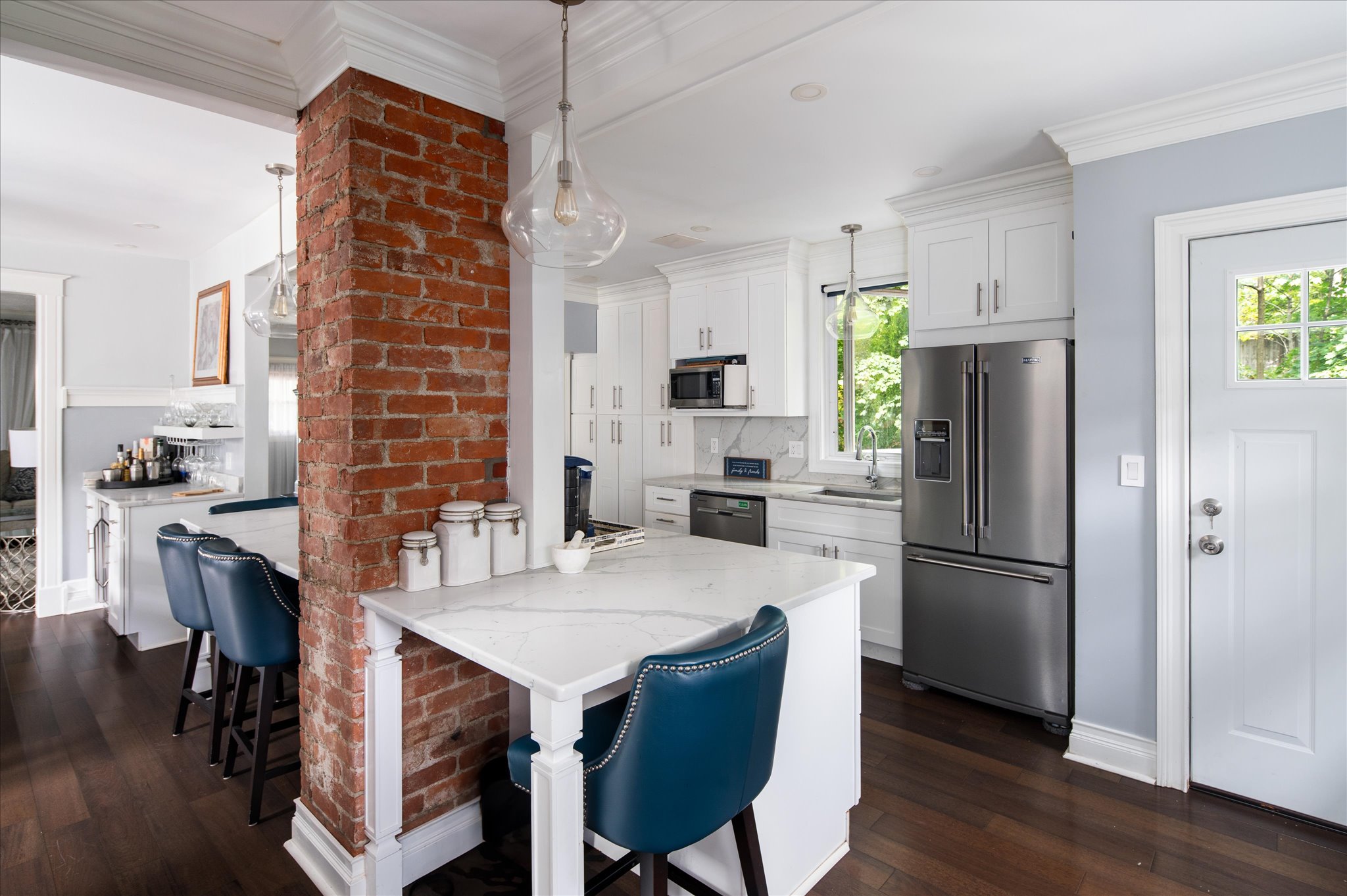  737 Bradley Street - 物件實景