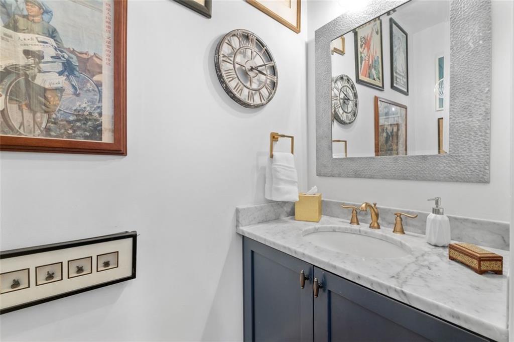 Atlanta, Georgia, 30324, United States, 3 Bedrooms Bedrooms, ,3 BathroomsBathrooms,Residential,For Sale,1948328