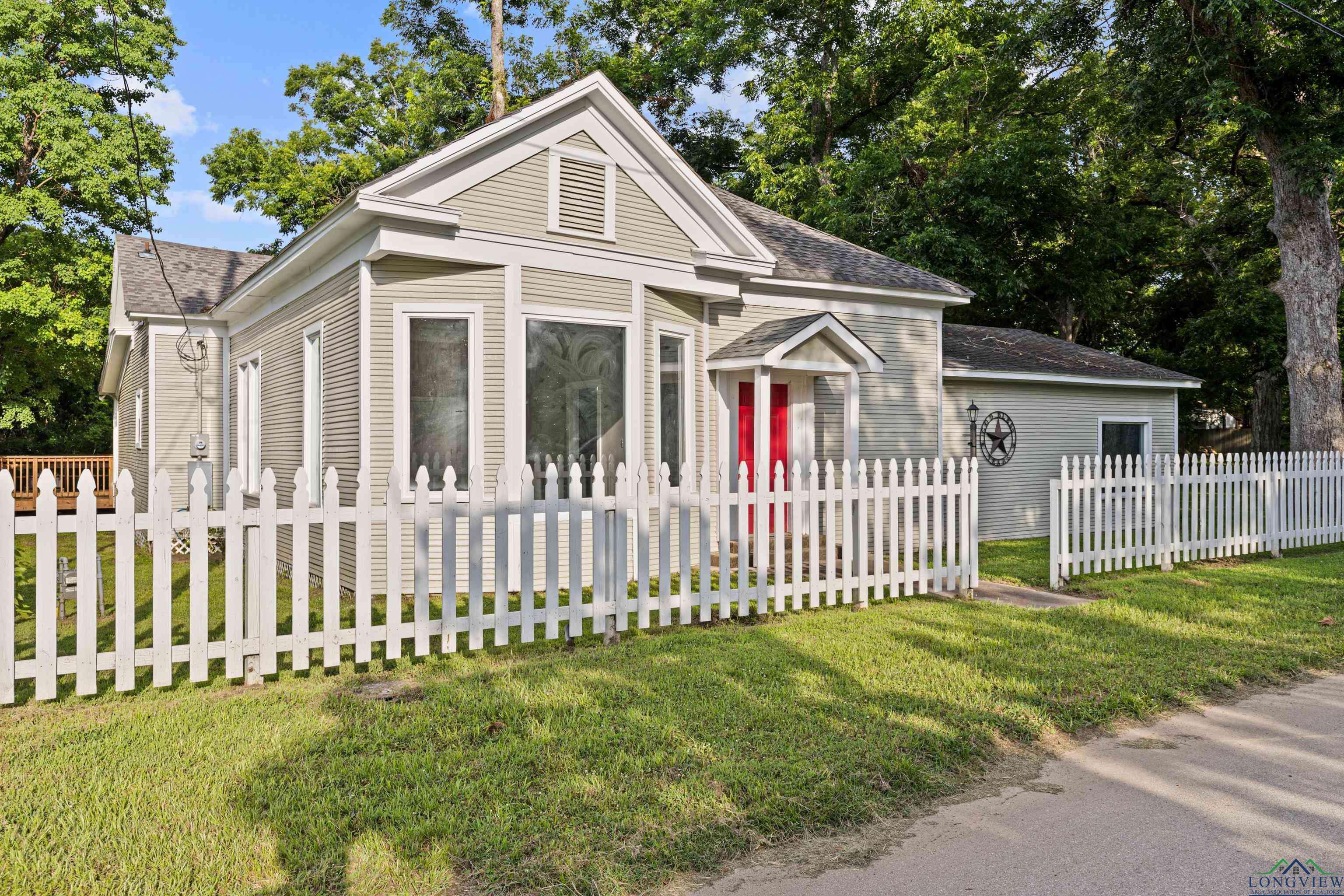 Jefferson, Texas, 75657, United States, 4 Bedrooms Bedrooms, ,5 BathroomsBathrooms,Residential,For Sale,1868474