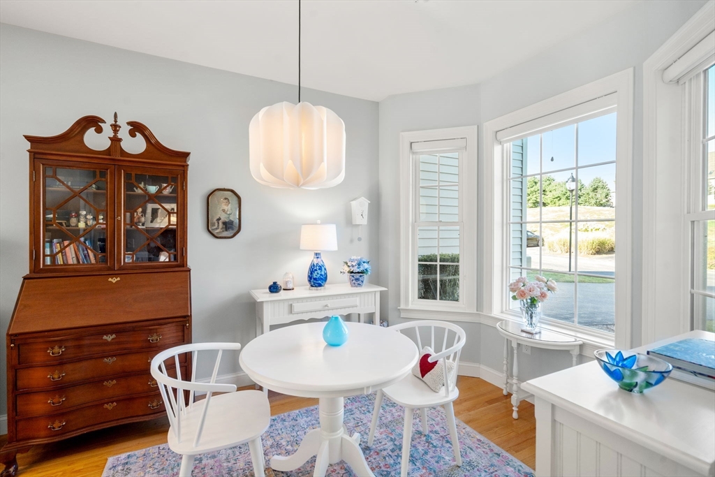 Holliston, Massachusetts, 01746, United States, 2 Bedrooms Bedrooms, ,3 BathroomsBathrooms,Residential,For Sale,1940343