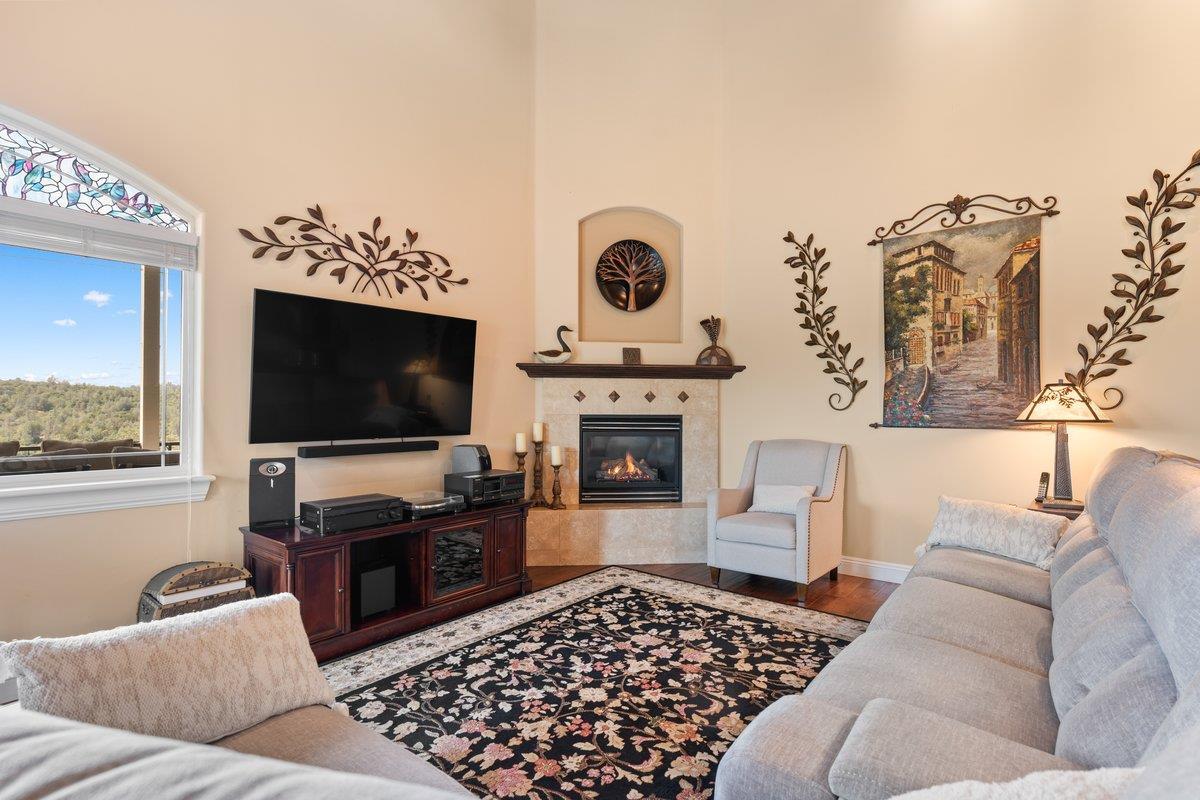 Penn Valley, California, 95946, United States, 5 Bedrooms Bedrooms, ,3 BathroomsBathrooms,Residential,For Sale,1915394