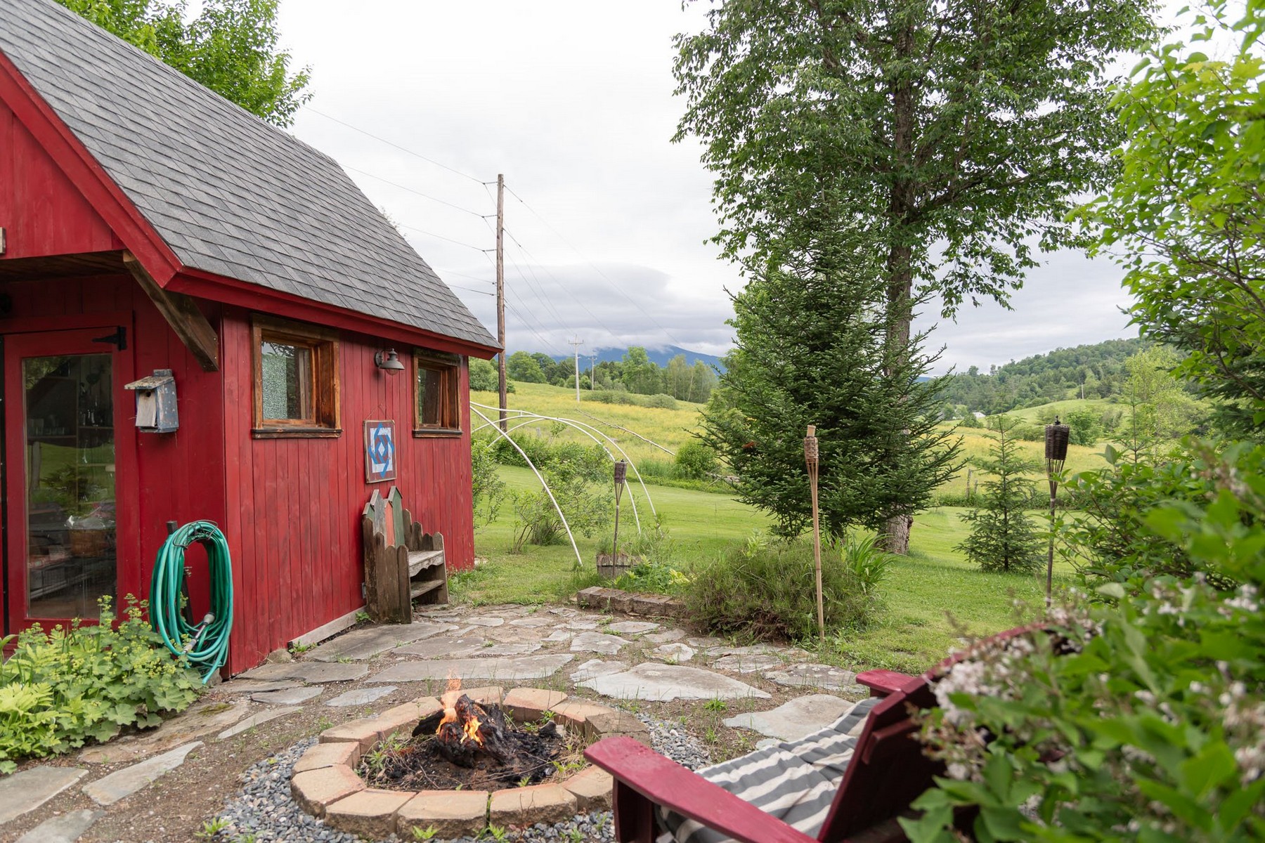  977 Lower Pleasant Valley Road - 物件實景