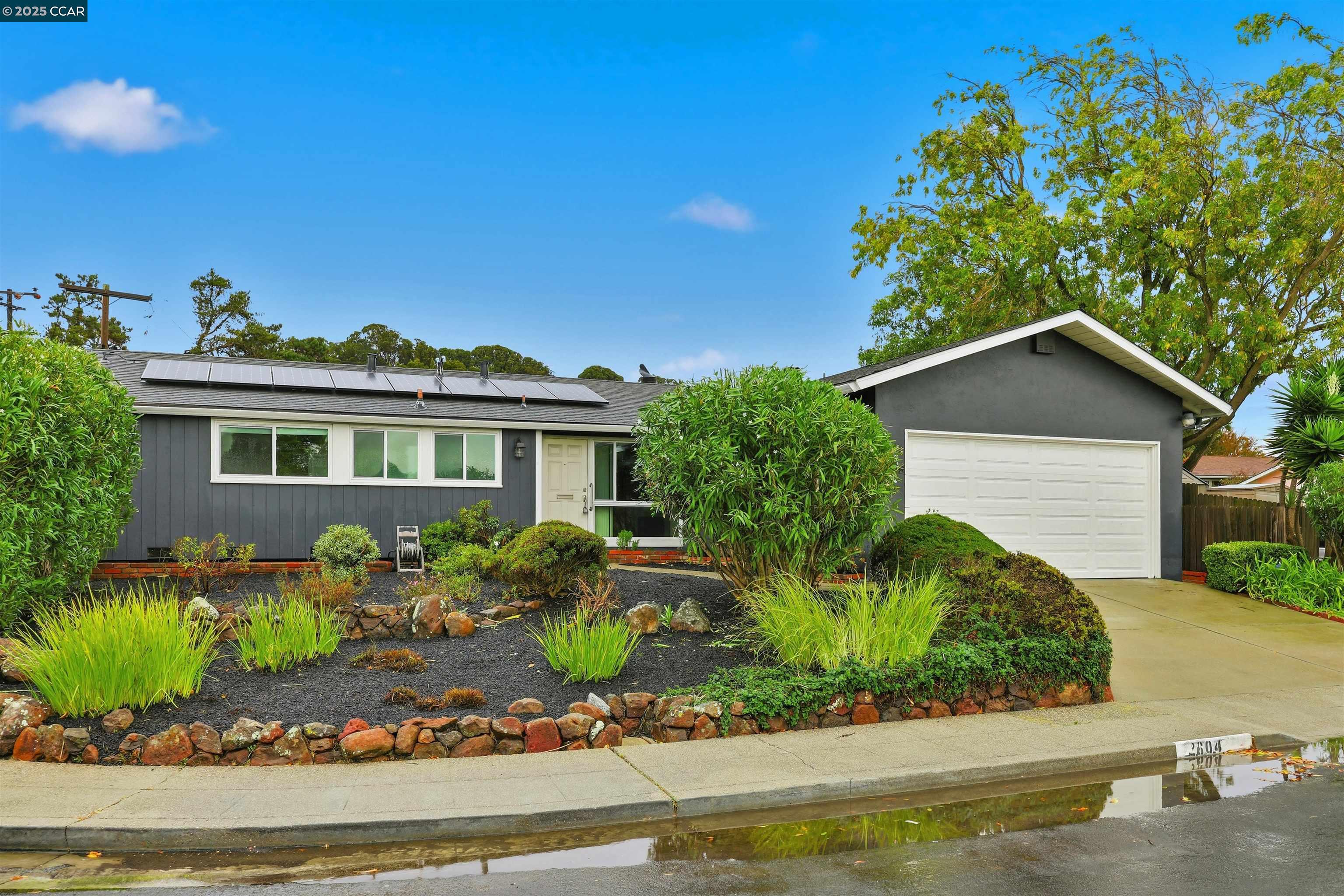 Richmond, California, 94806, United States, 3 Bedrooms Bedrooms, ,2 BathroomsBathrooms,Residential,For Sale,1989695