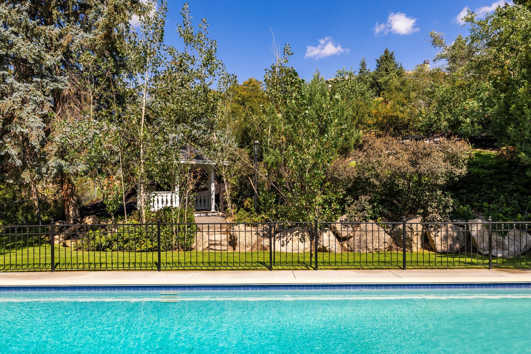  Fully Remodeled Colonial in Prestigious Federal Heights on a Large ~3/4 acre lot - 物件實景