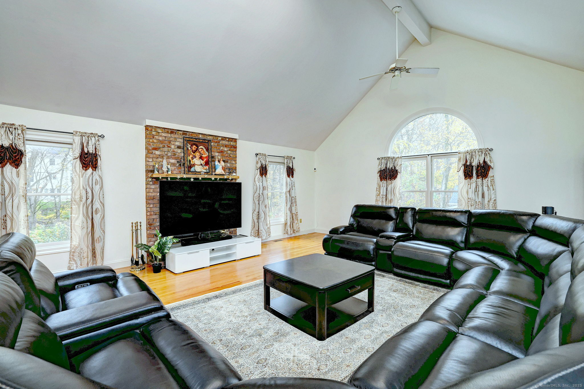 Orange, Connecticut, 06477, United States, 4 Bedrooms Bedrooms, ,4 BathroomsBathrooms,Residential,For Sale,1987664