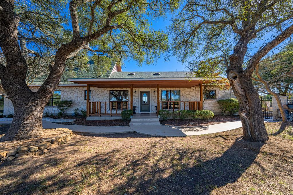 Kerrville, Texas, 78028, United States, 3 Bedrooms Bedrooms, ,5 BathroomsBathrooms,Residential,For Sale,1930958
