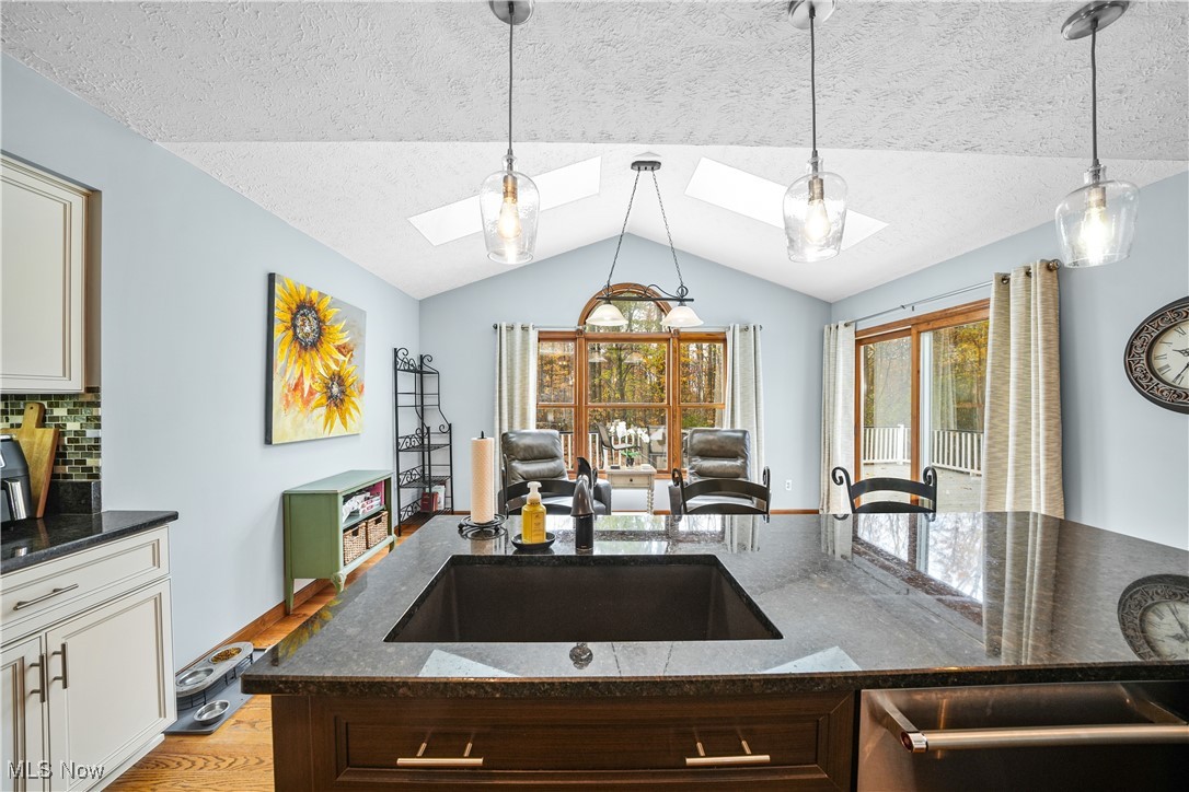 Aurora, Ohio, 44202, United States, 4 Bedrooms Bedrooms, ,4 BathroomsBathrooms,Residential,For Sale,1987791