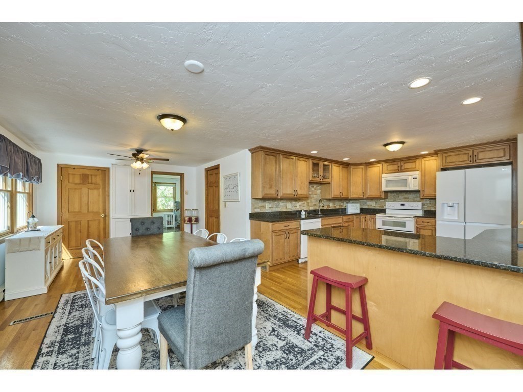 Stoughton, Massachusetts, 02072, United States, 7 Bedrooms Bedrooms, ,5 BathroomsBathrooms,Residential,For Sale,1943910