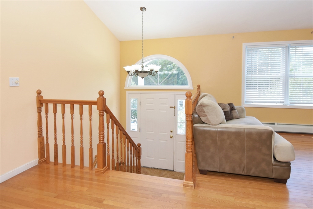Worcester, Massachusetts, 01602, United States, 3 Bedrooms Bedrooms, ,2 BathroomsBathrooms,Residential,For Sale,1902037