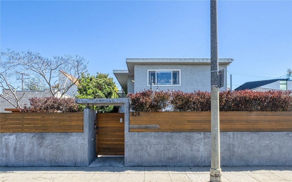 Venice, California, 90291, United States, 10 Bedrooms Bedrooms, ,8 BathroomsBathrooms,Residential,For Sale,1826994