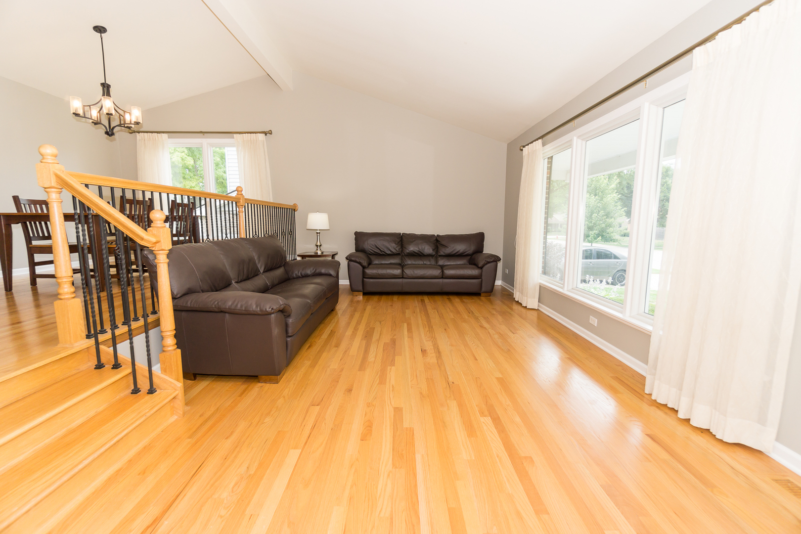 Arlington Heights, Illinois, 60005, United States, 5 Bedrooms Bedrooms, ,3 BathroomsBathrooms,Residential,For Sale,1921058