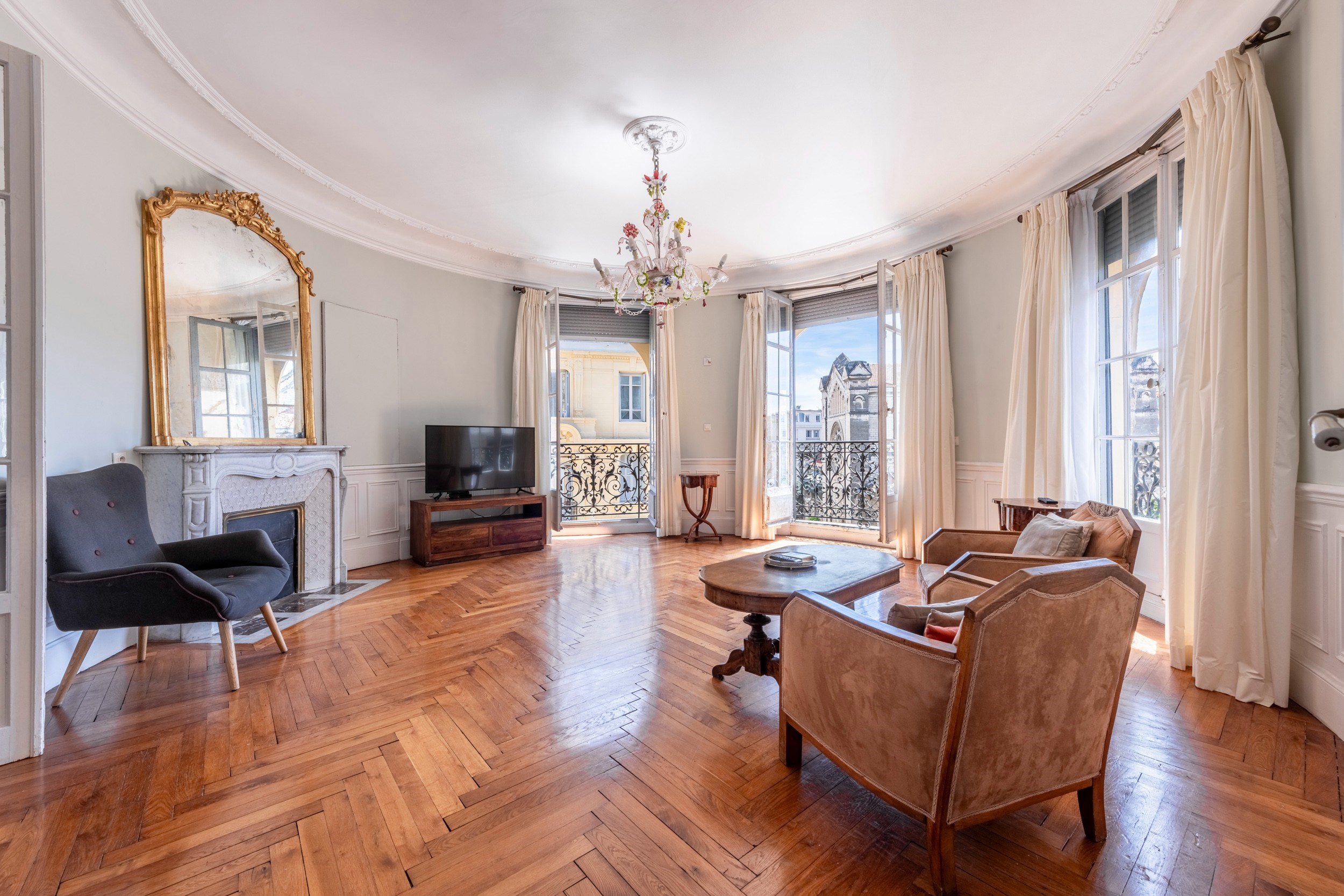  Nice bourgeois apartment near Promenade des Anglais and Negresco in elegant 193… - 物件實景