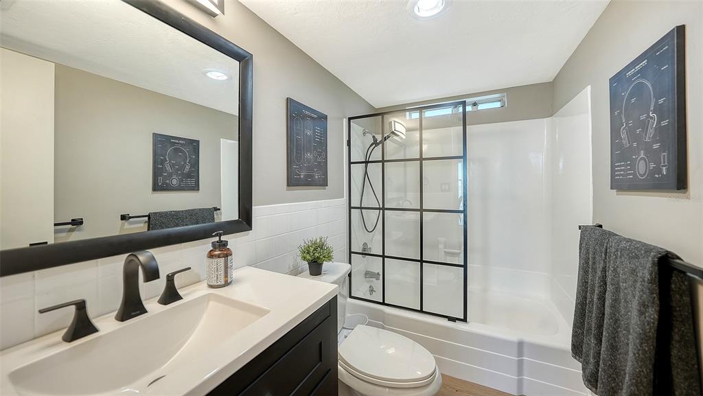 Longboat Key, Florida, 34228, United States, 2 Bedrooms Bedrooms, ,2 BathroomsBathrooms,Residential,For Sale,1987475