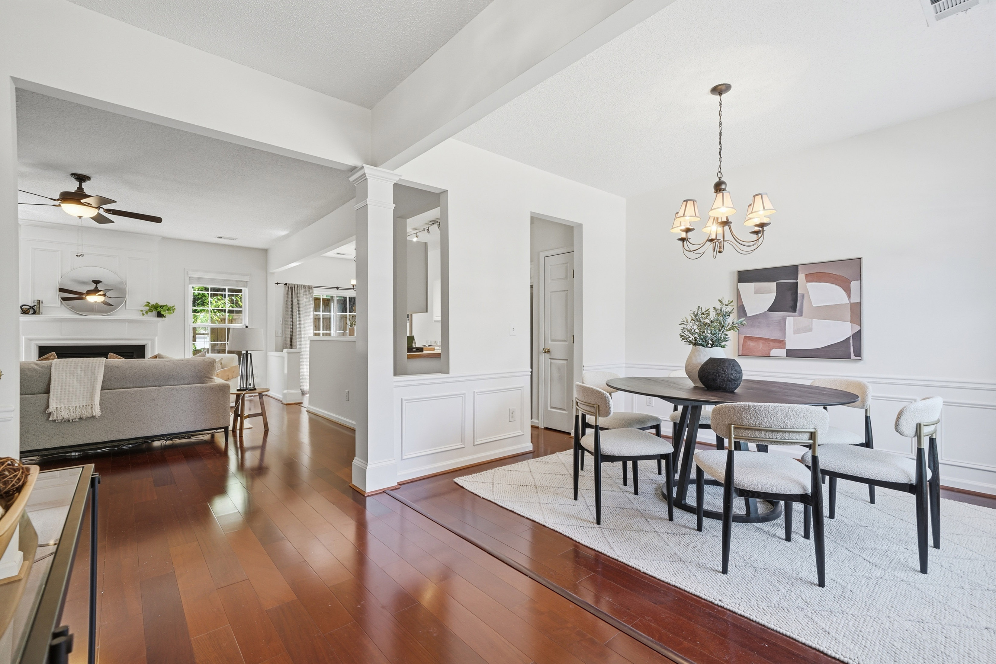  Beautifully Maintained Townhome in Sought-After Creekside at Mansell - 物件實景