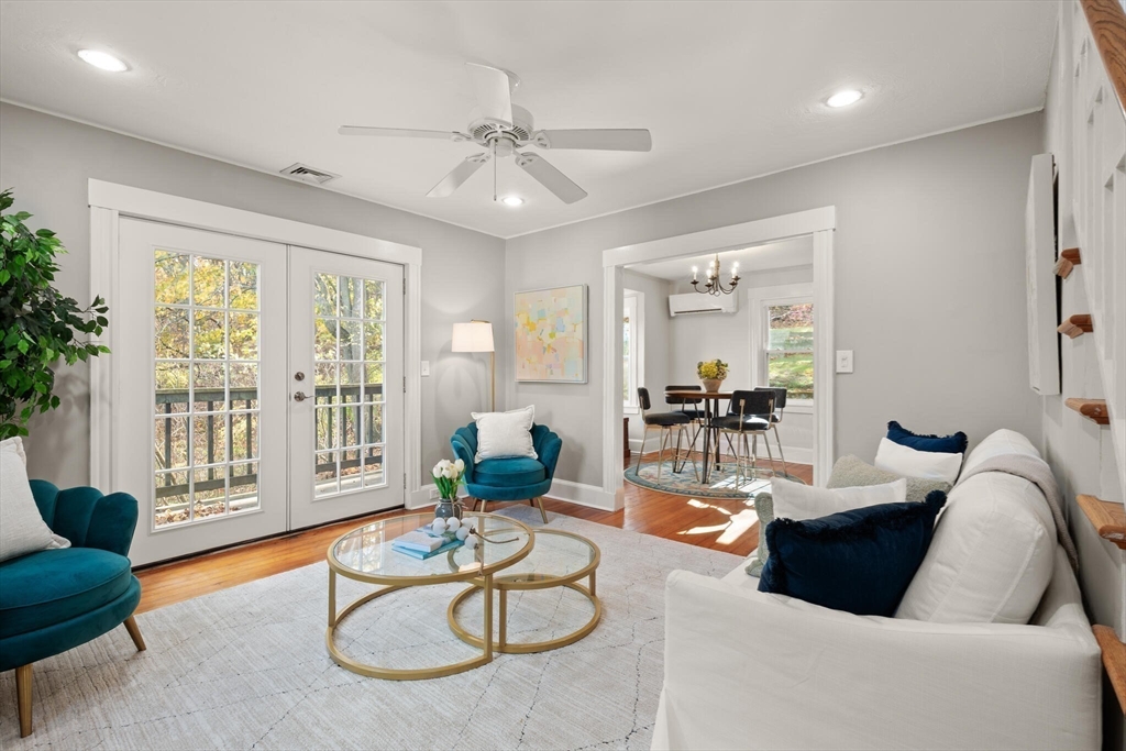 Melrose, Massachusetts, 02176, United States, 3 Bedrooms Bedrooms, ,2 BathroomsBathrooms,Residential,For Sale,1988170