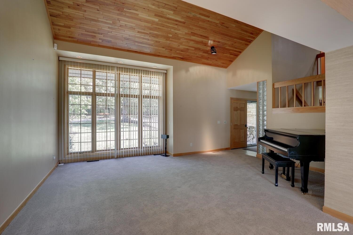 Macomb, Illinois, 61455, United States, 6 Bedrooms Bedrooms, ,5 BathroomsBathrooms,Residential,For Sale,1982236