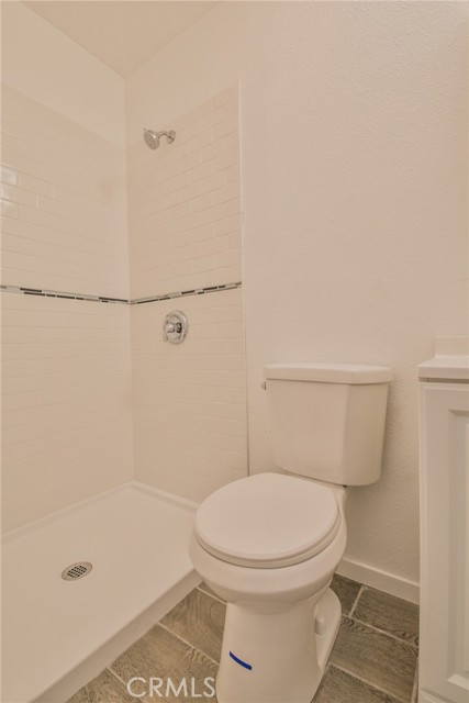 Los Angeles, California, 90001, United States, 4 Bedrooms Bedrooms, ,Residential,For Sale,1928071