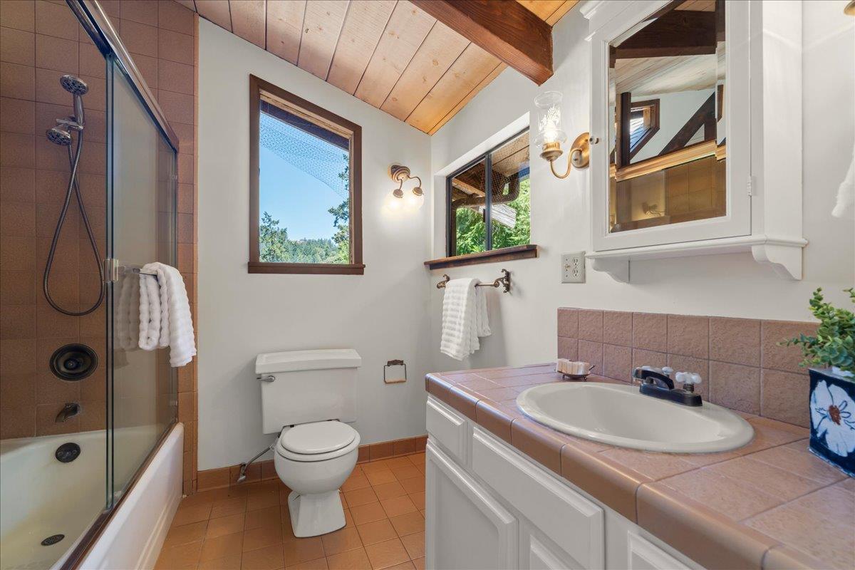 Los Gatos, California, 95033, United States, 3 Bedrooms Bedrooms, ,2 BathroomsBathrooms,Residential,For Sale,1905866