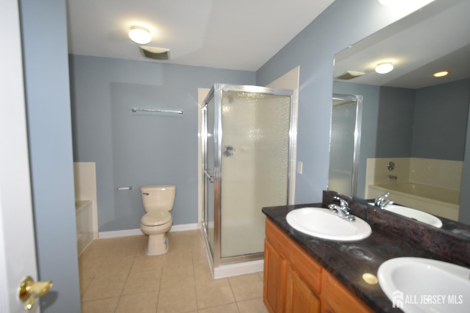 North Brunswick, New Jersey, 08902, United States, 3 Bedrooms Bedrooms, ,3 BathroomsBathrooms,Residential,For Sale,1992590