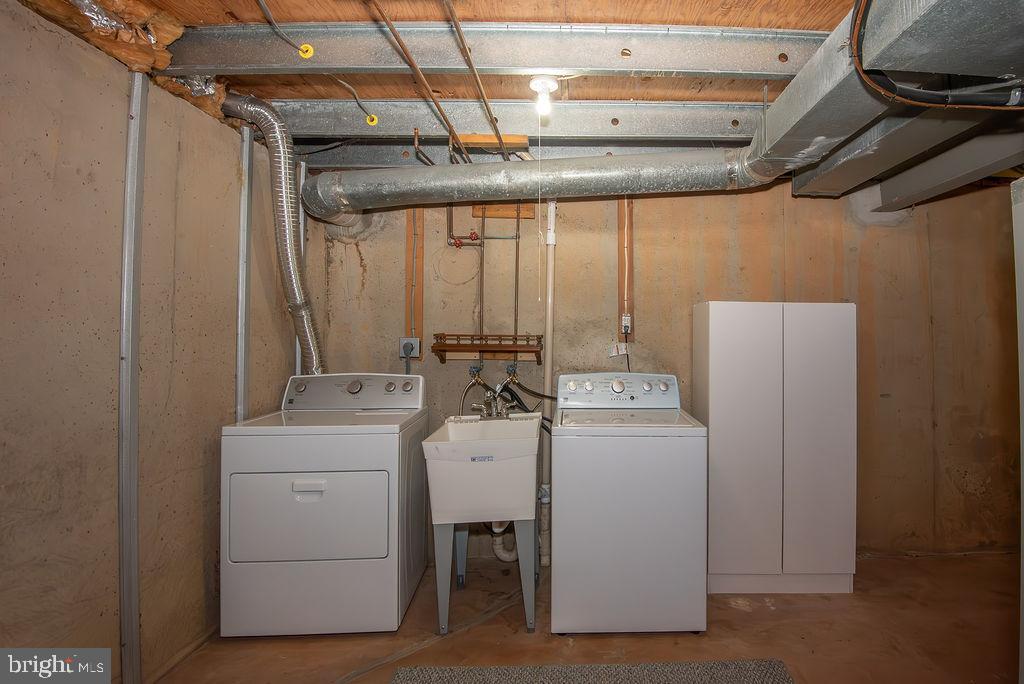 Springfield, Virginia, 22153, United States, 4 Bedrooms Bedrooms, ,3 BathroomsBathrooms,Residential,For Sale,2015320