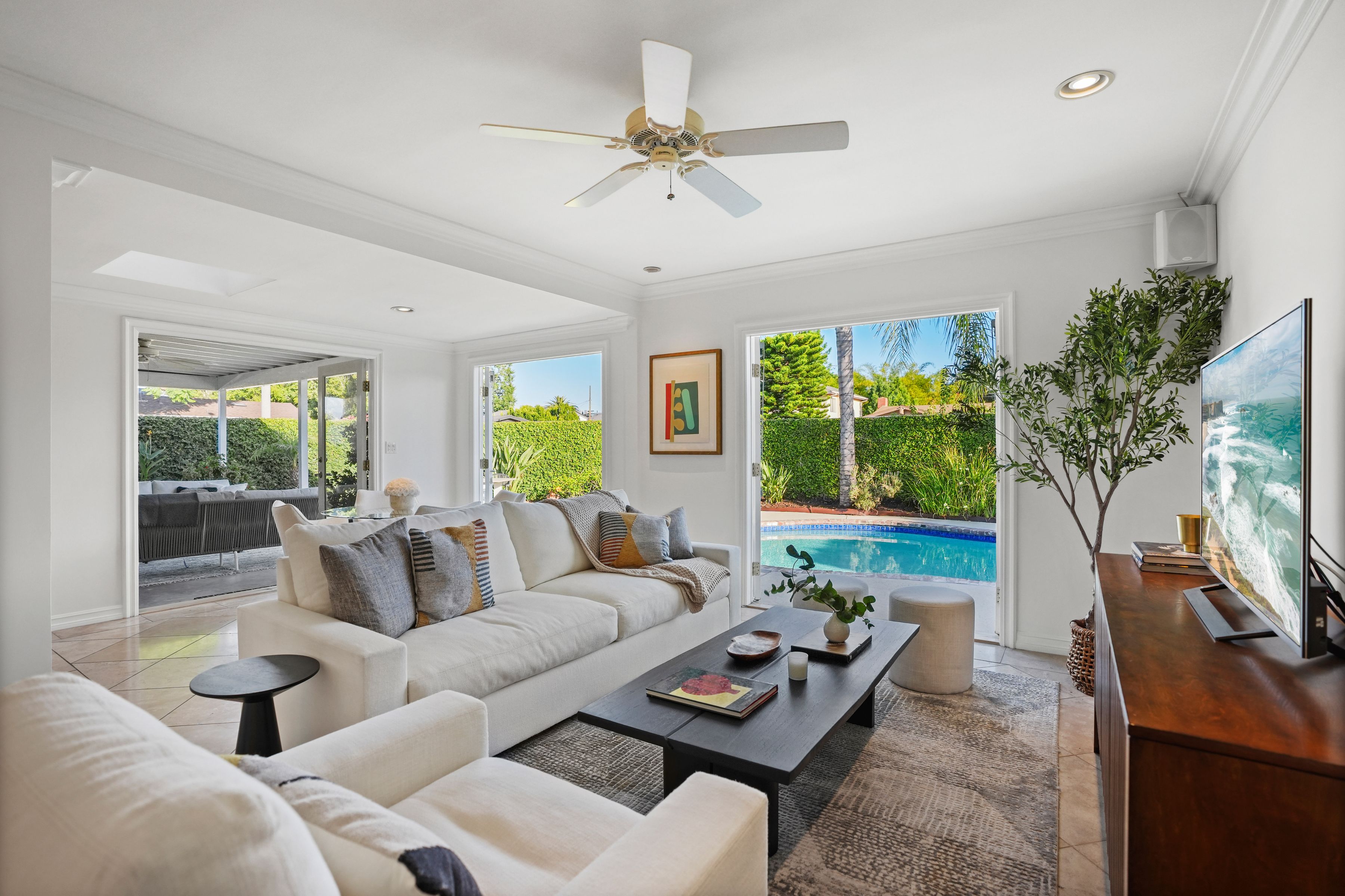  12428 Addison Street - 物件實景