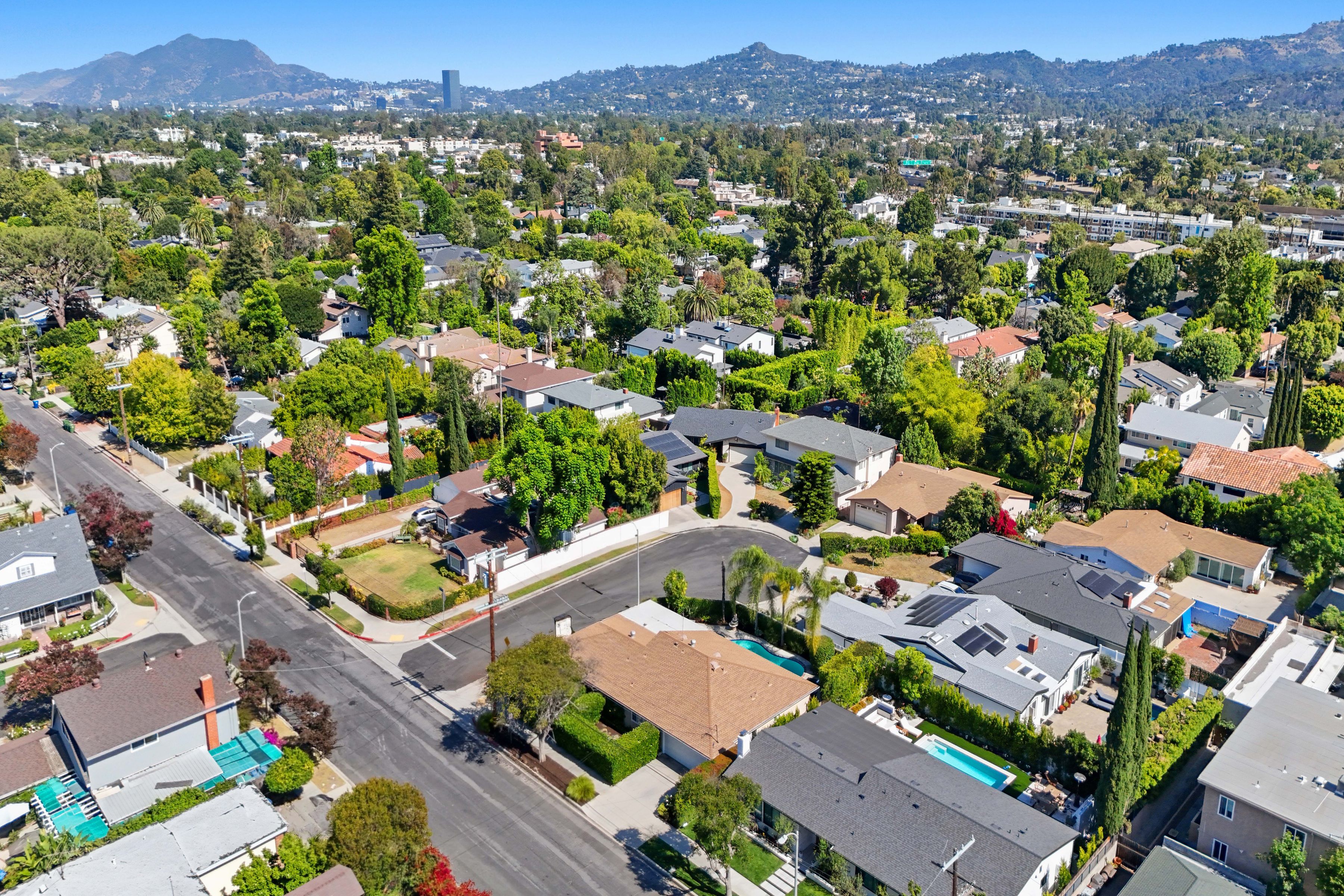  12428 Addison Street - 物件實景