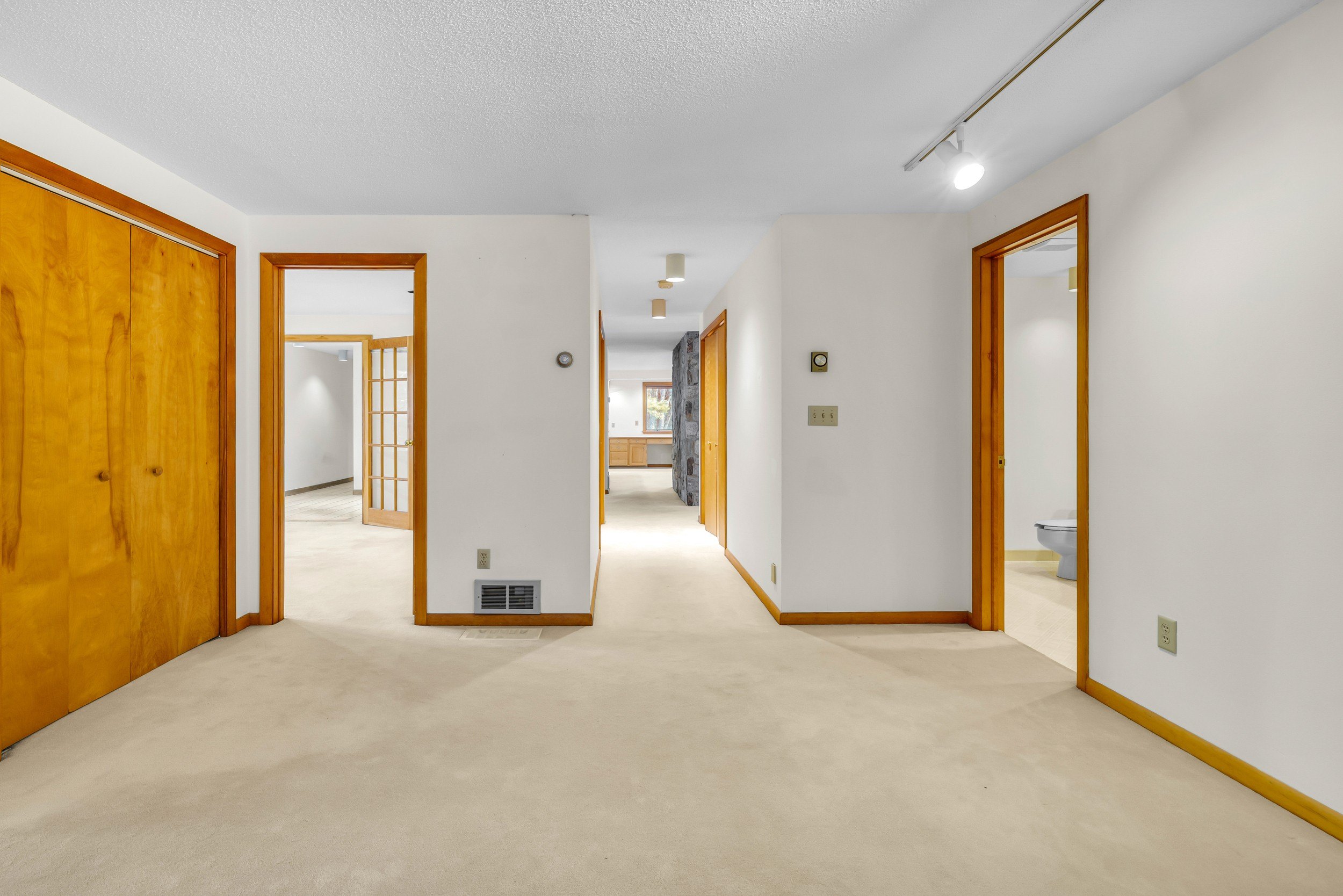 Granby, Connecticut, 06060, United States, 3 Bedrooms Bedrooms, ,3 BathroomsBathrooms,Residential,For Sale,1996436