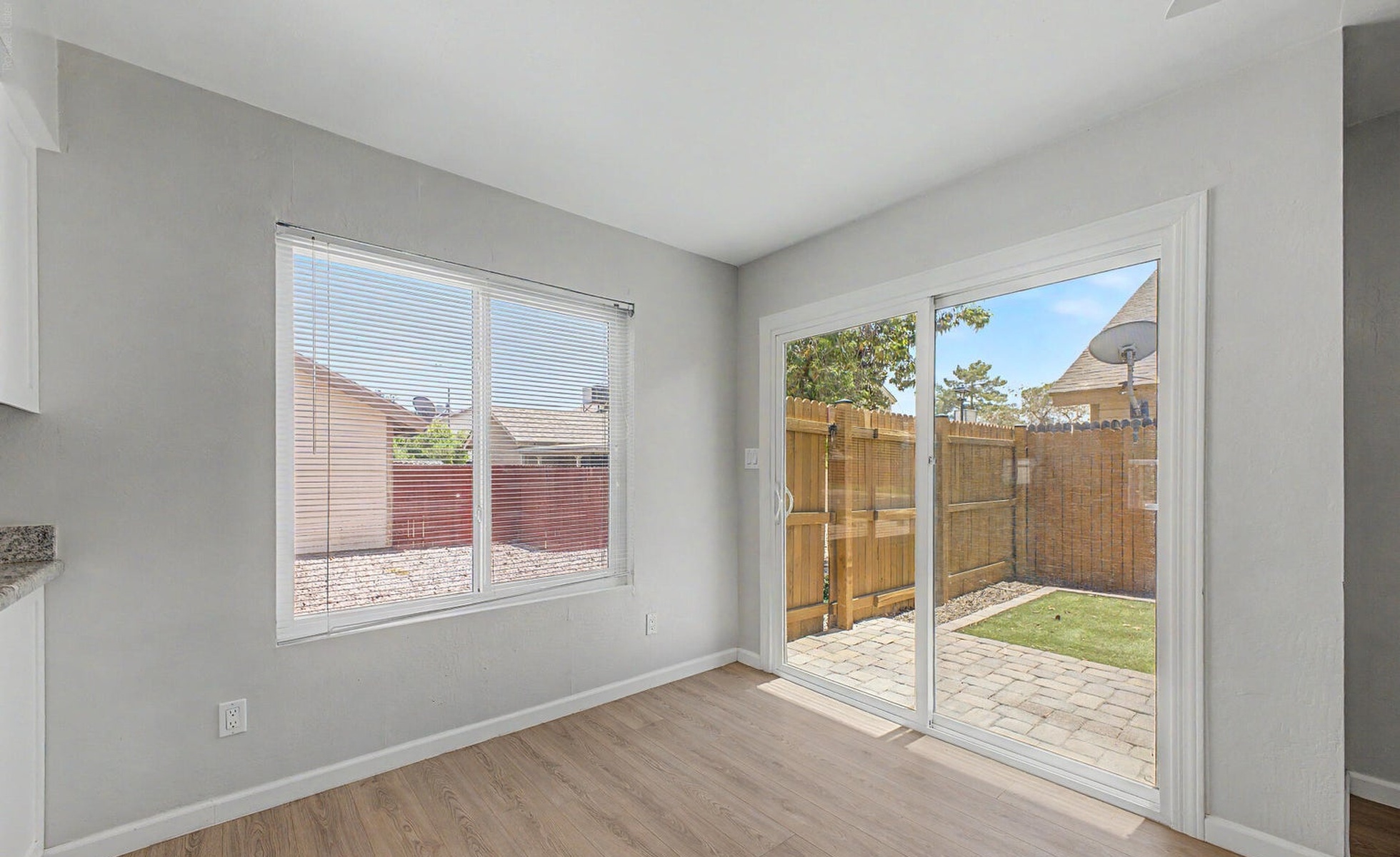  2455 E Broadway Road  Mesa, AZ - 物件實景
