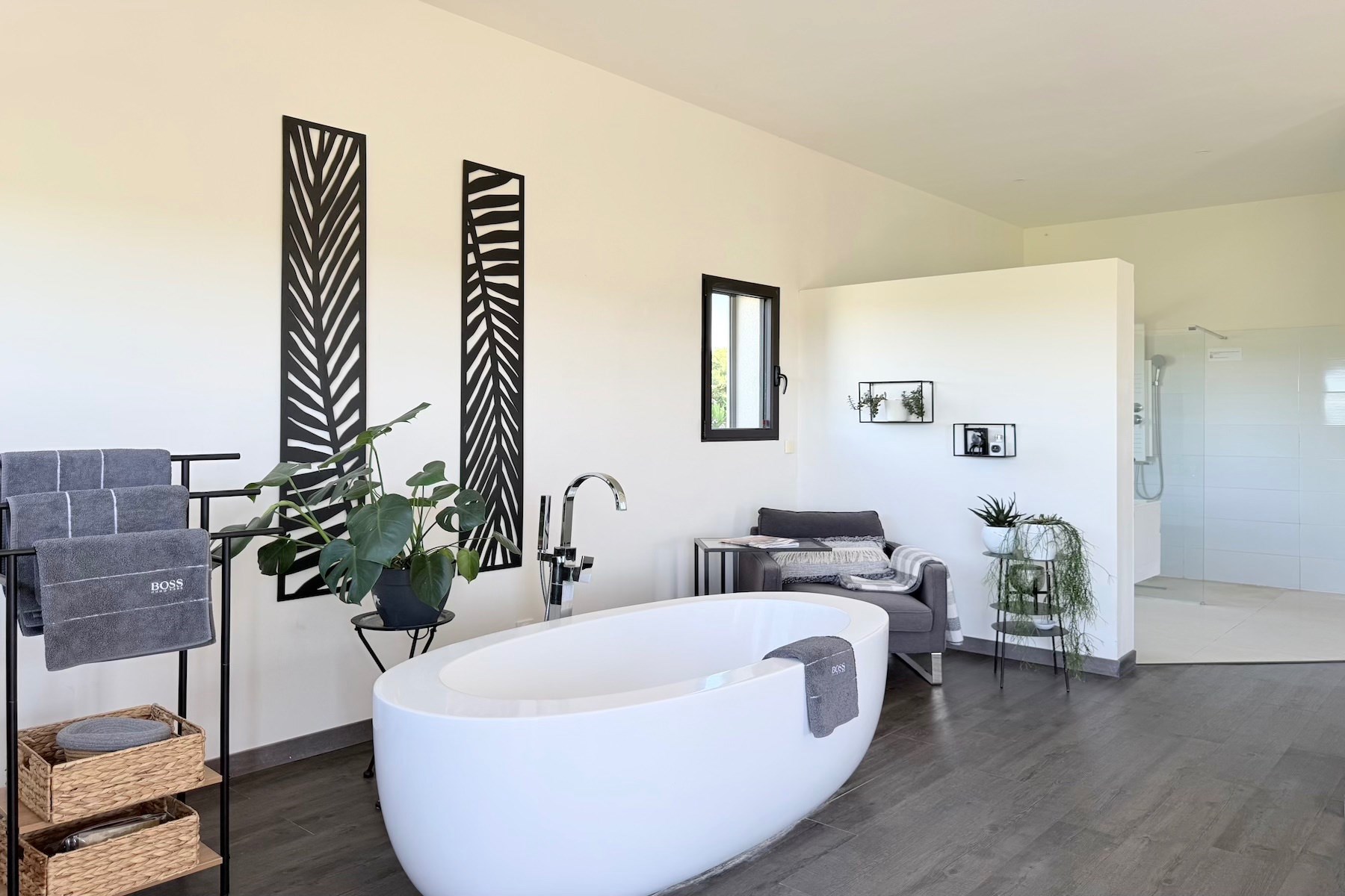  Elegant contemporary villa in the heart of the vineyards, 20 minutes from Uzès,… - 物件實景