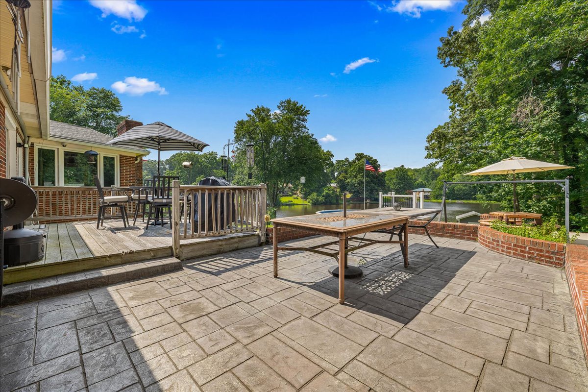 Chester, Virginia, 23831, United States, 5 Bedrooms Bedrooms, ,4 BathroomsBathrooms,Residential,For Sale,1889514
